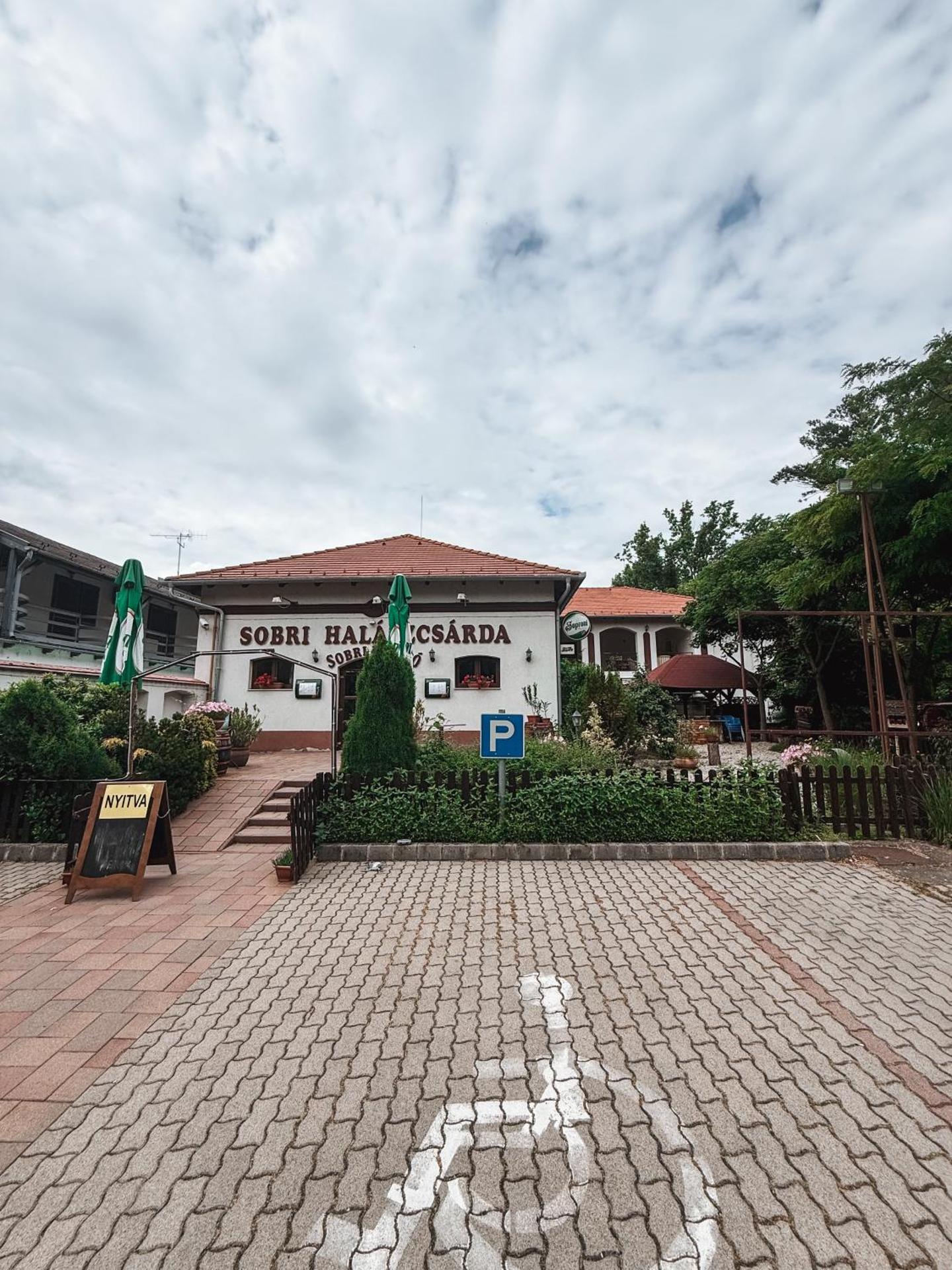 Sobri Halászcsárda és Panzió