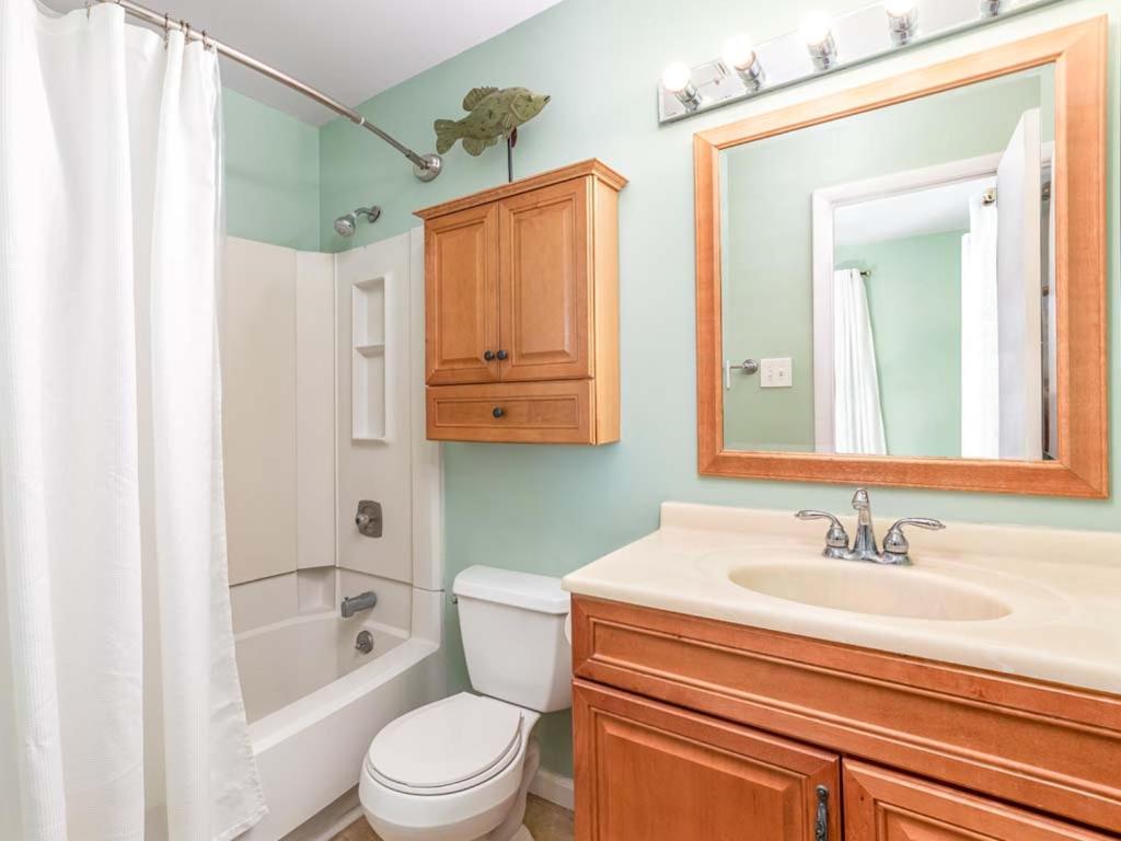 Lighthouse Point 11C