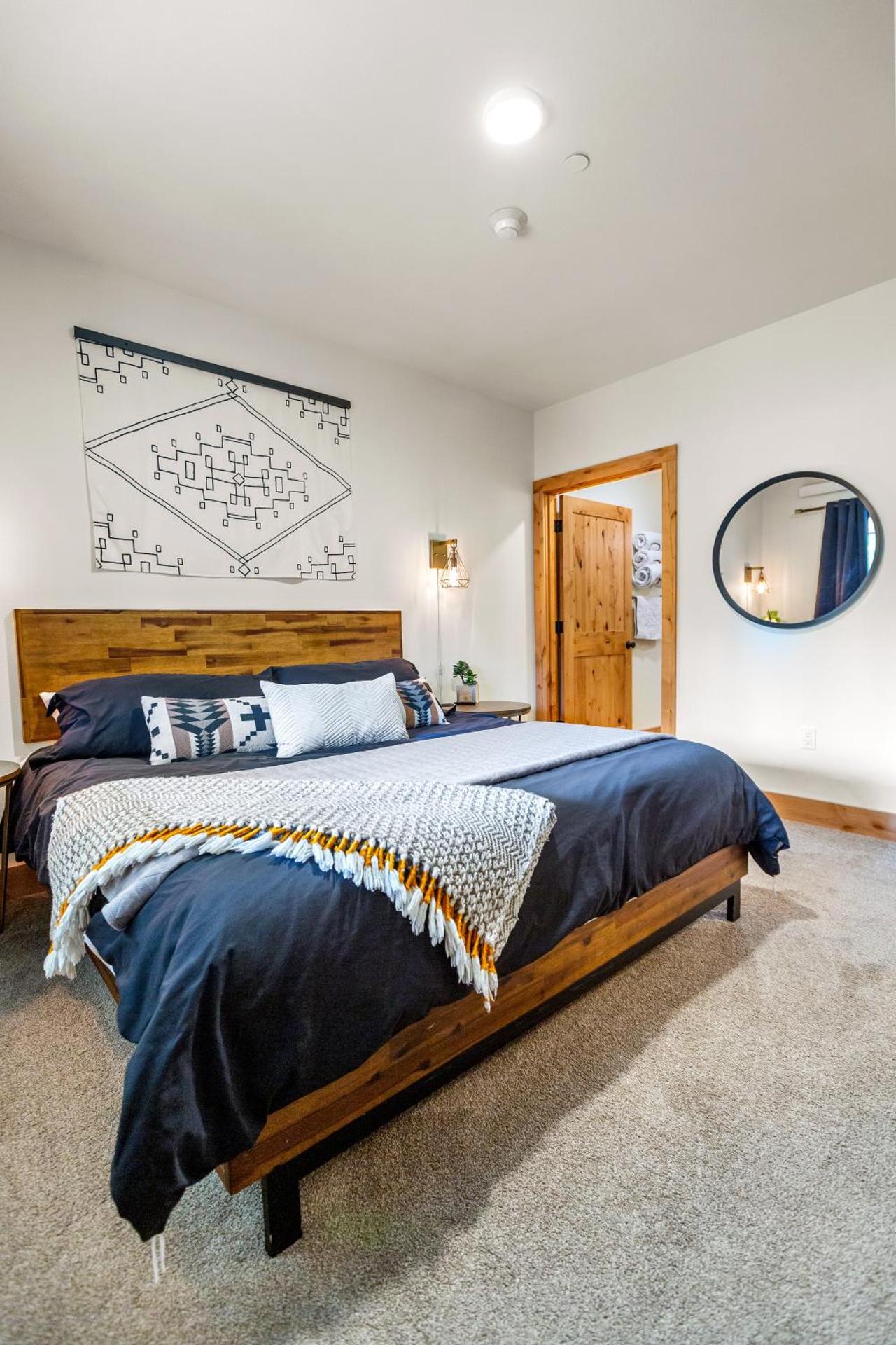 THE CLYDE - Your Cozy & Luxurious Mt Hood Retreat