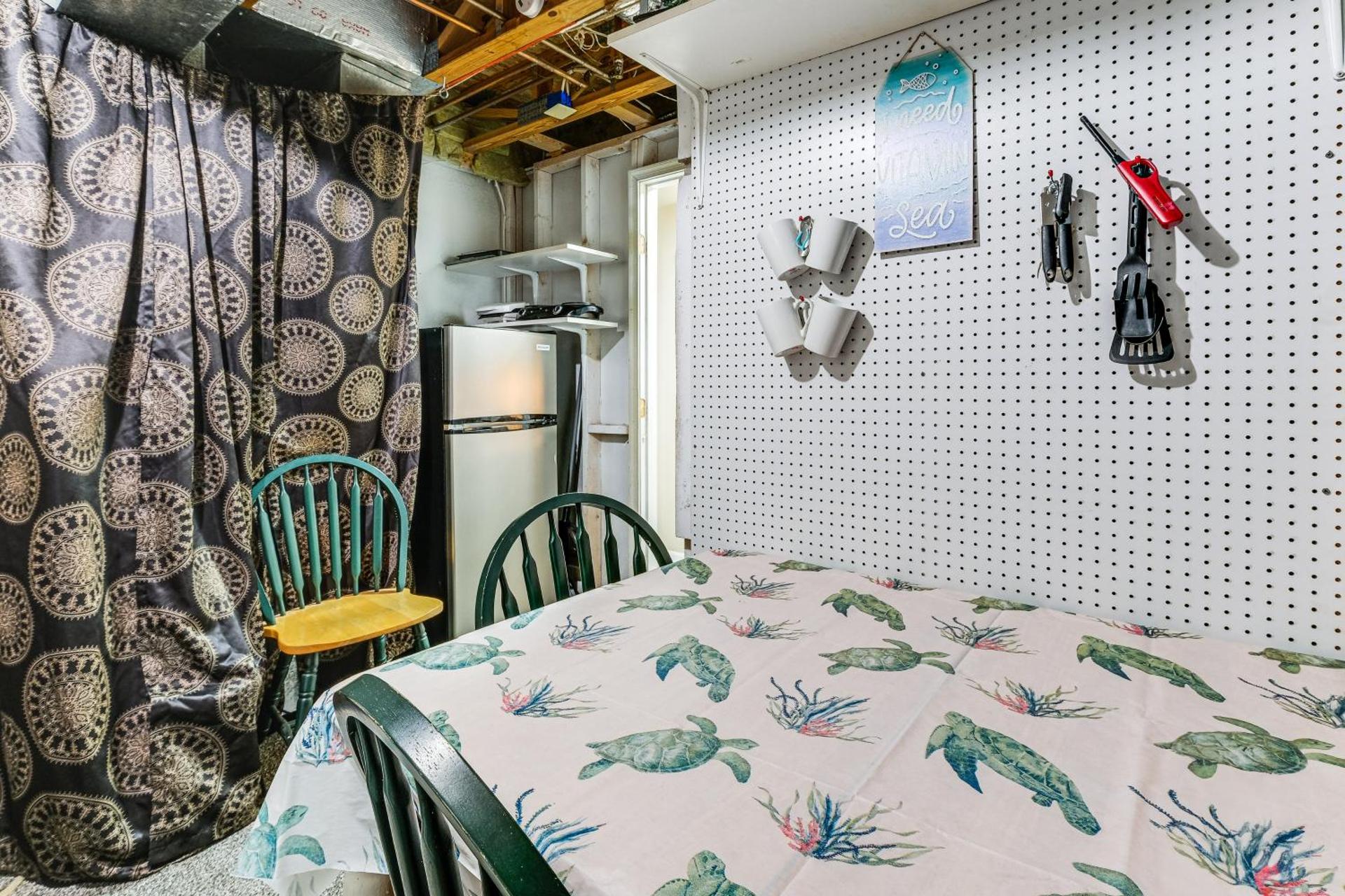 1 Mi to Boardwalk Convenient North Beach Apt!