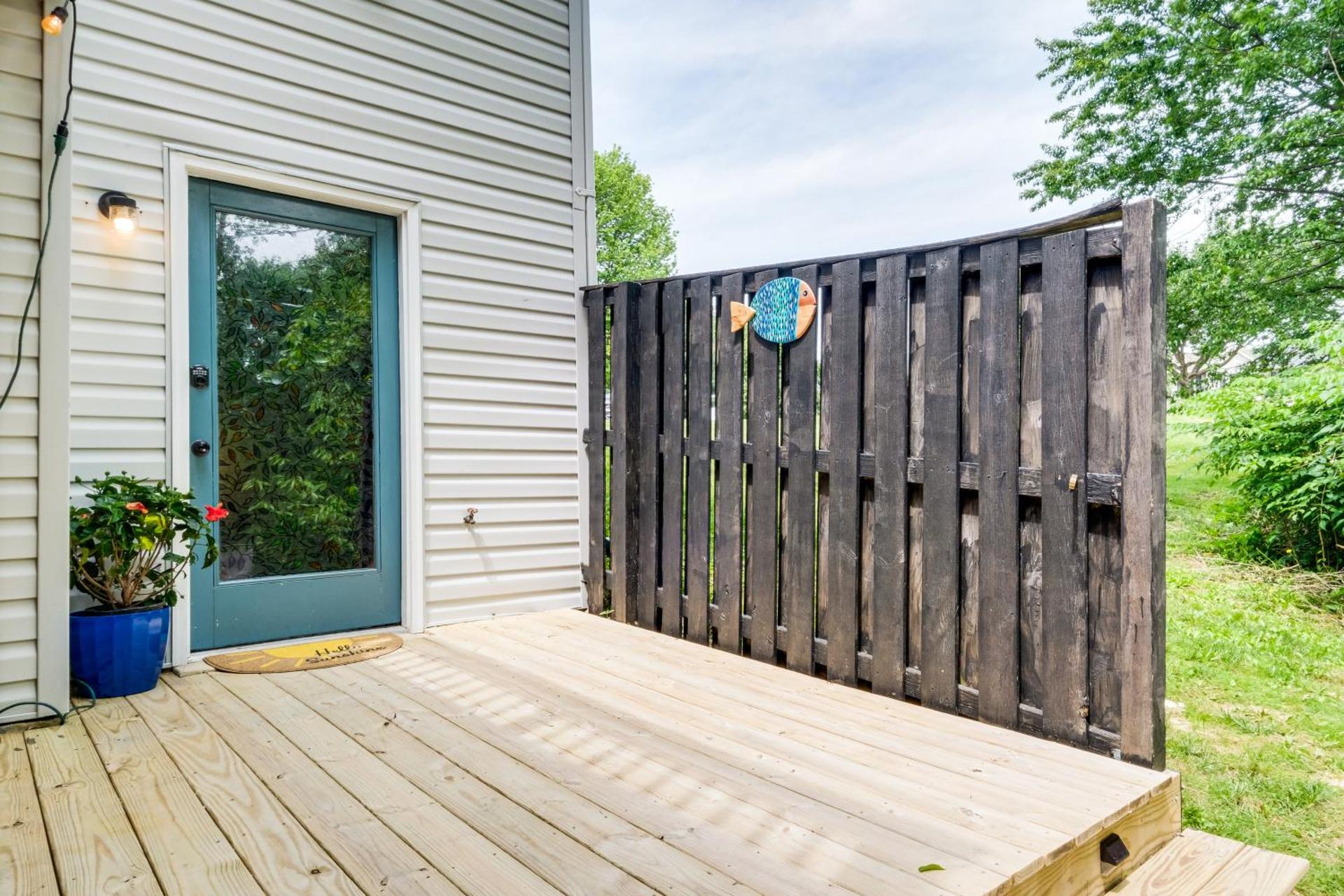 1 Mi to Boardwalk Convenient North Beach Apt!