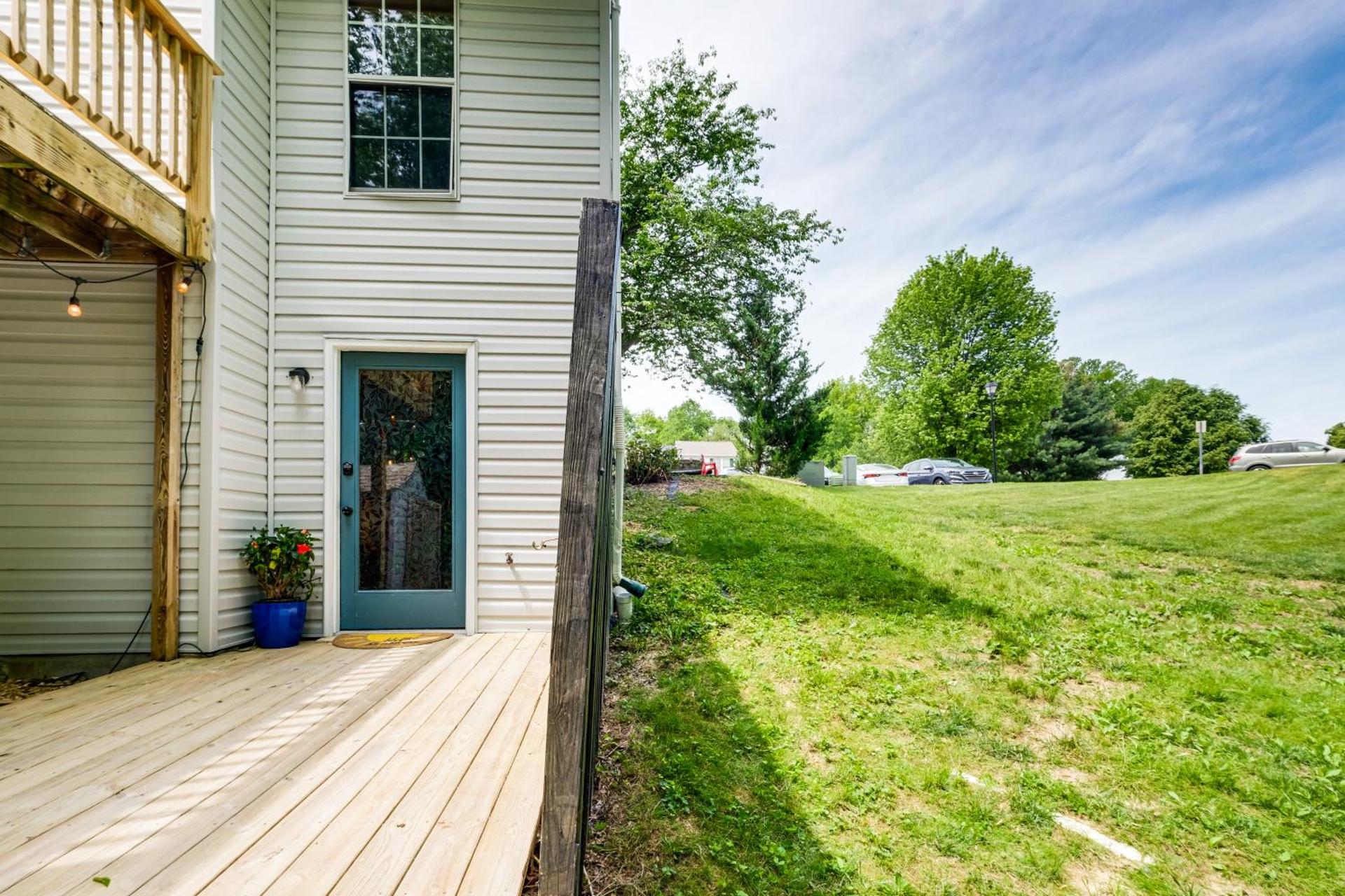 1 Mi to Boardwalk Convenient North Beach Apt!