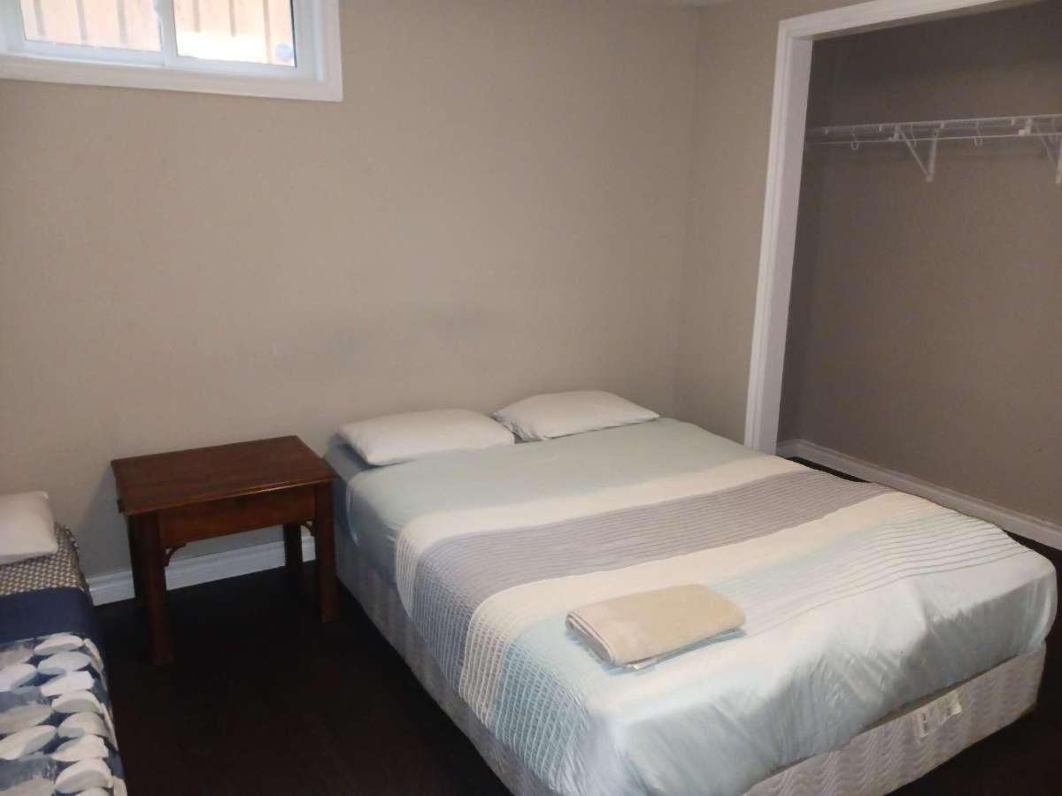 Budget Stay In Heart of Waterloo-Free Wifi-Parking