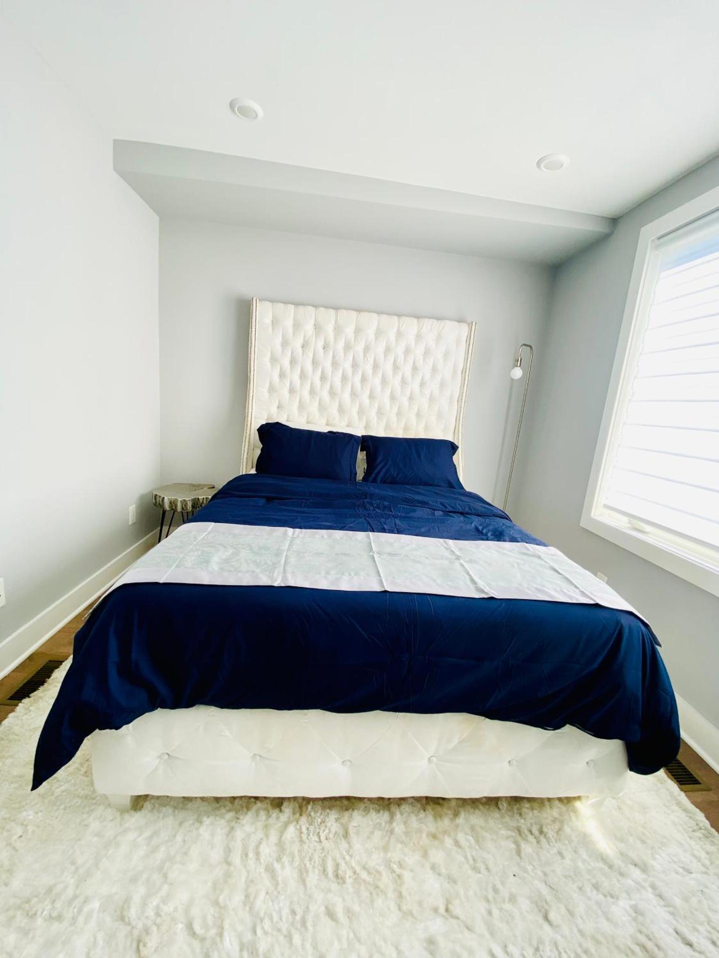 Upscale 3BDR Penthouse with Rooftop TV and Stunning Capitol and Monument Views Near Popular H Street Corridor Parking Included Free Cancellation