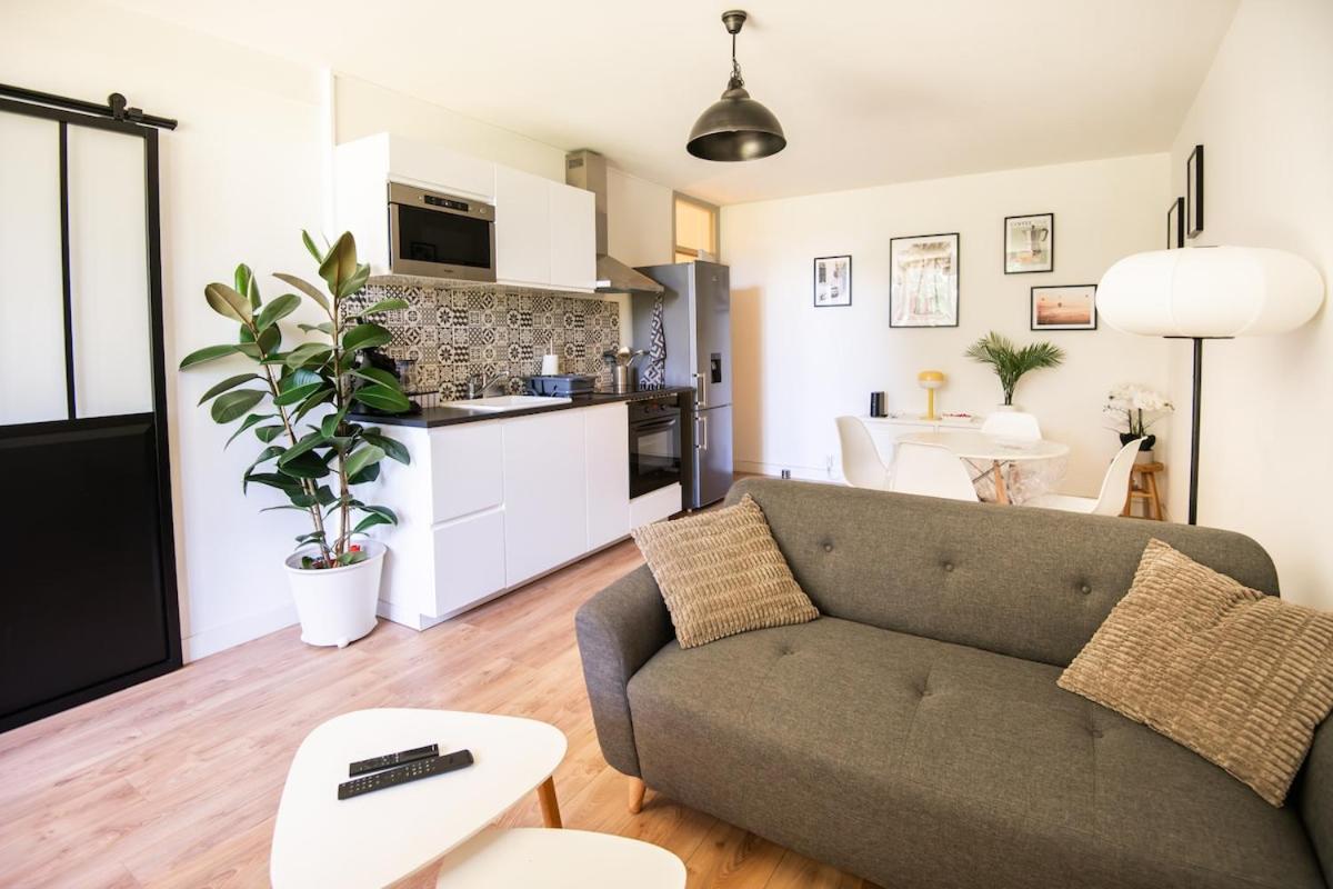 36 m2 2-room apartment, parking, fiber internet, near metro, Literie Bultex