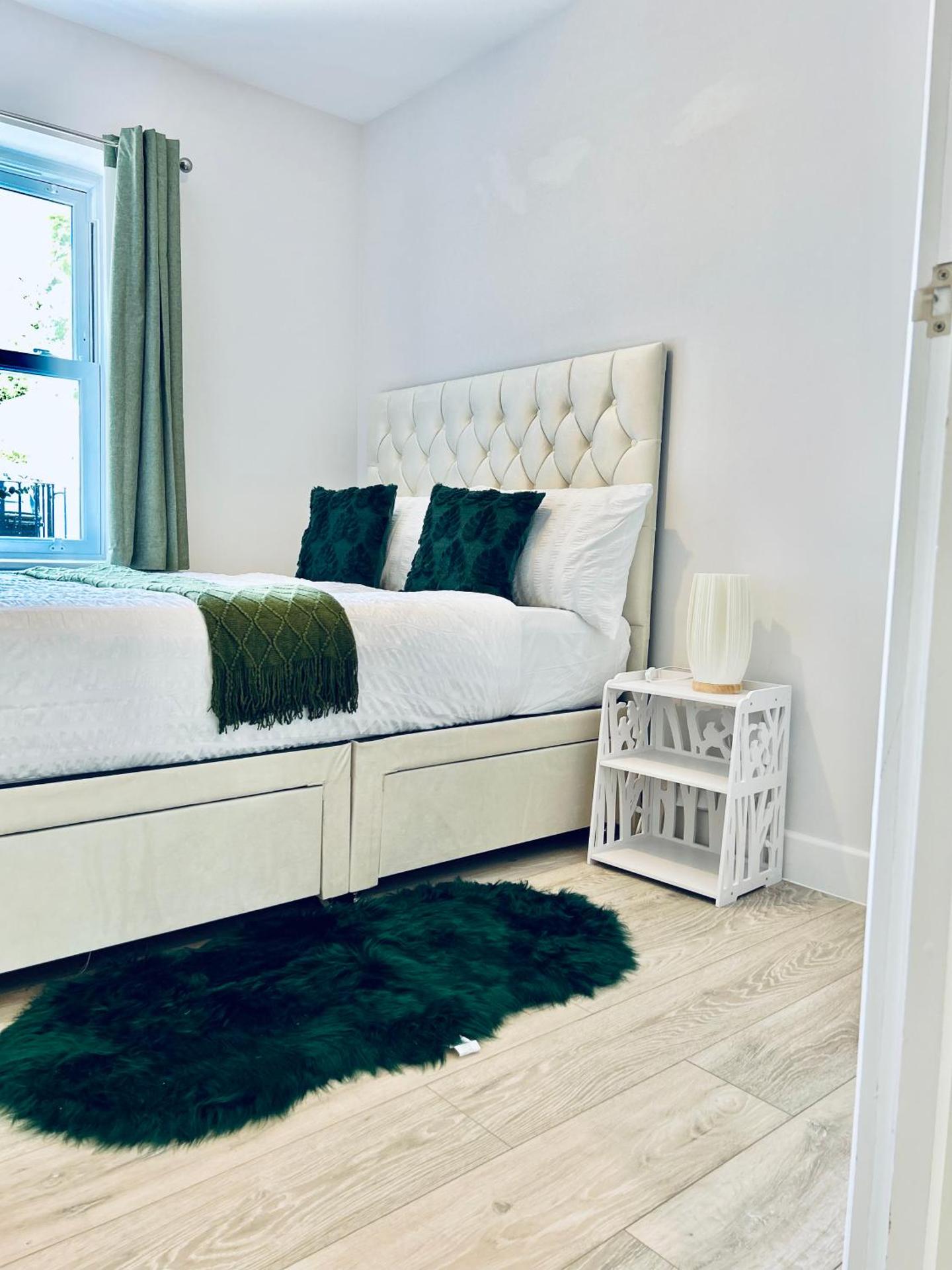 Dover Ferry Apartments, private terrace and on-site parking