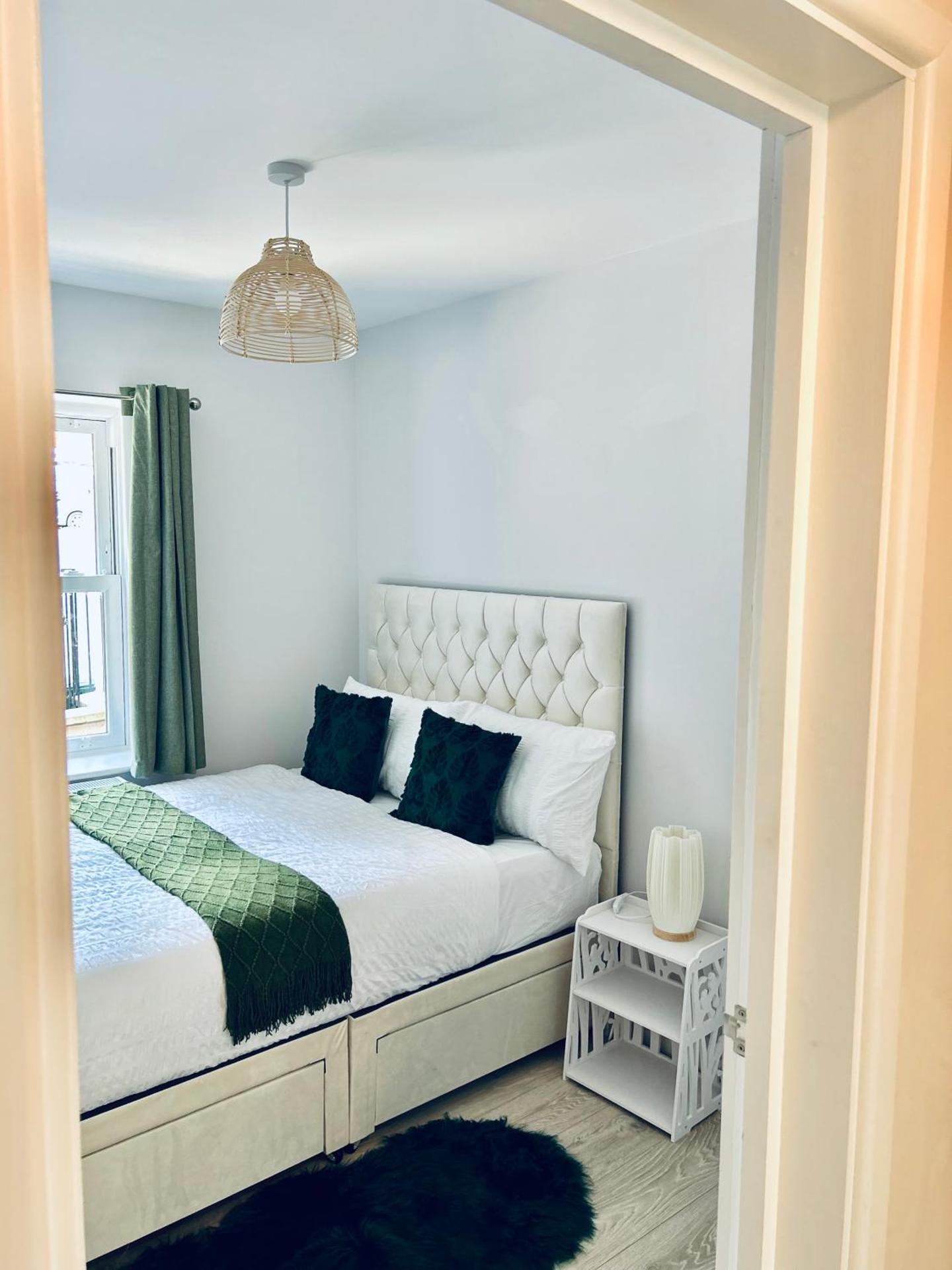 Dover Ferry Apartments, private terrace and on-site parking