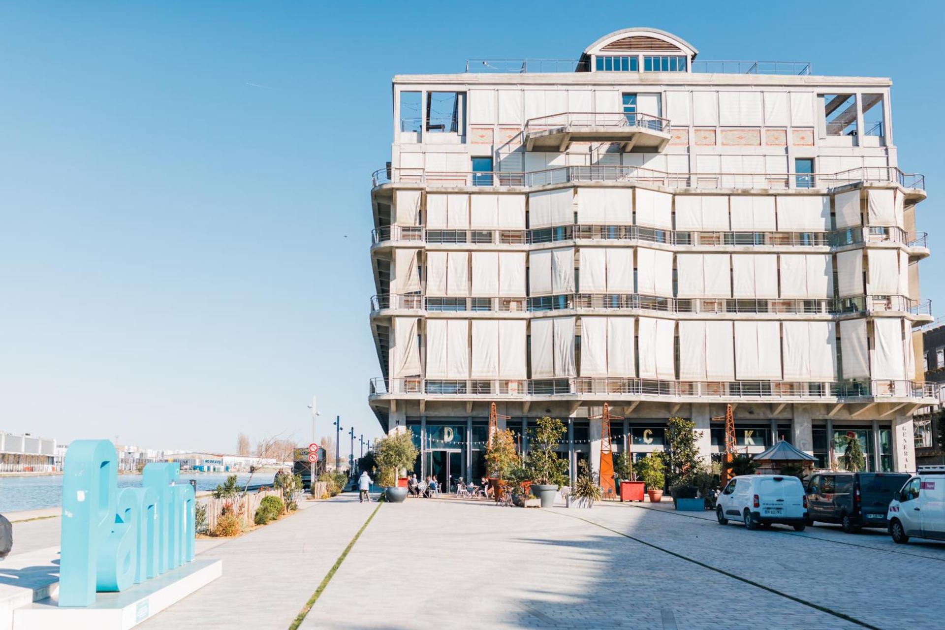 Agréable deux pièces ensoleillé, à 15 minutes de Paris,