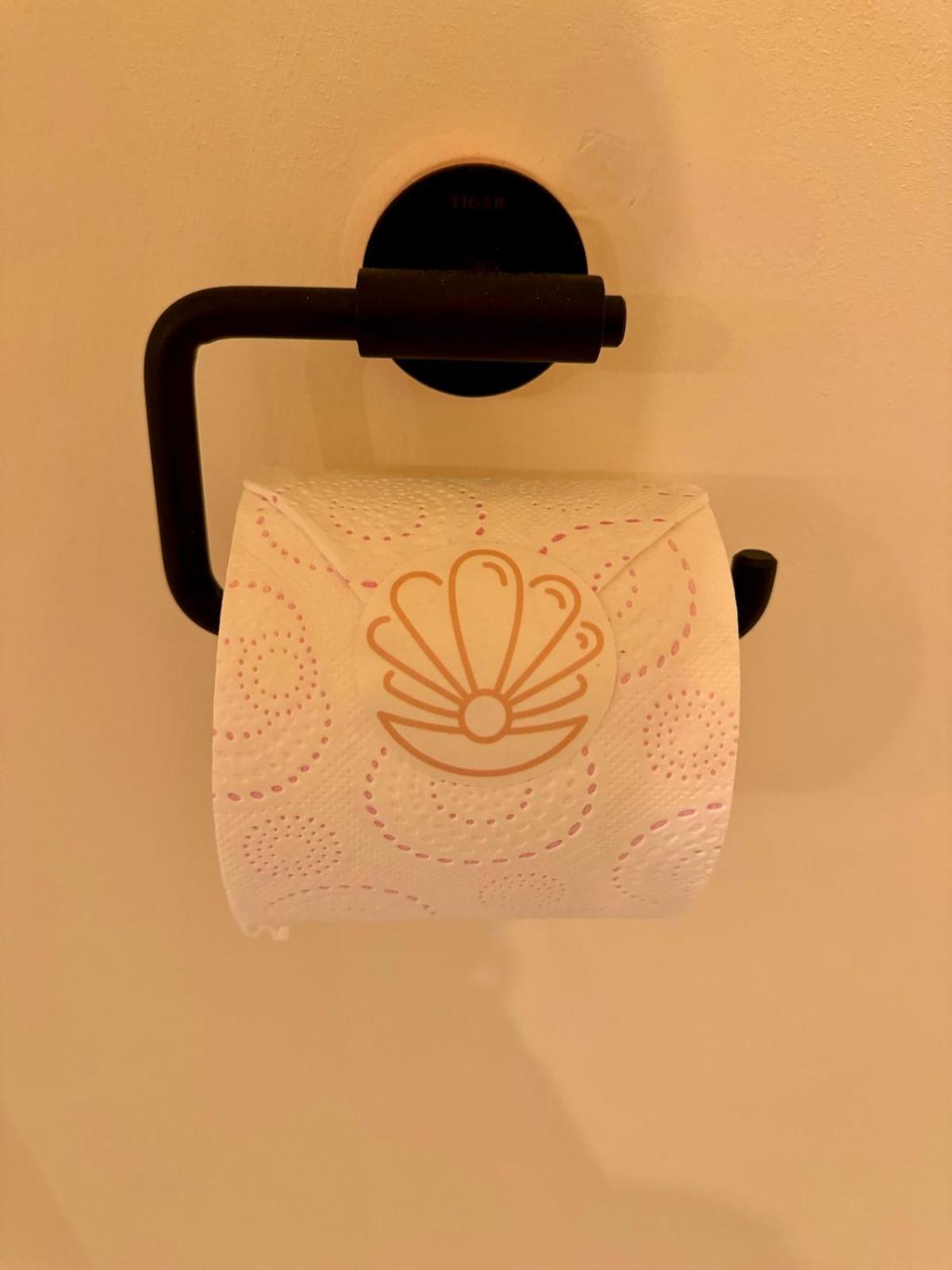 Stylish downtown loft and opposite park