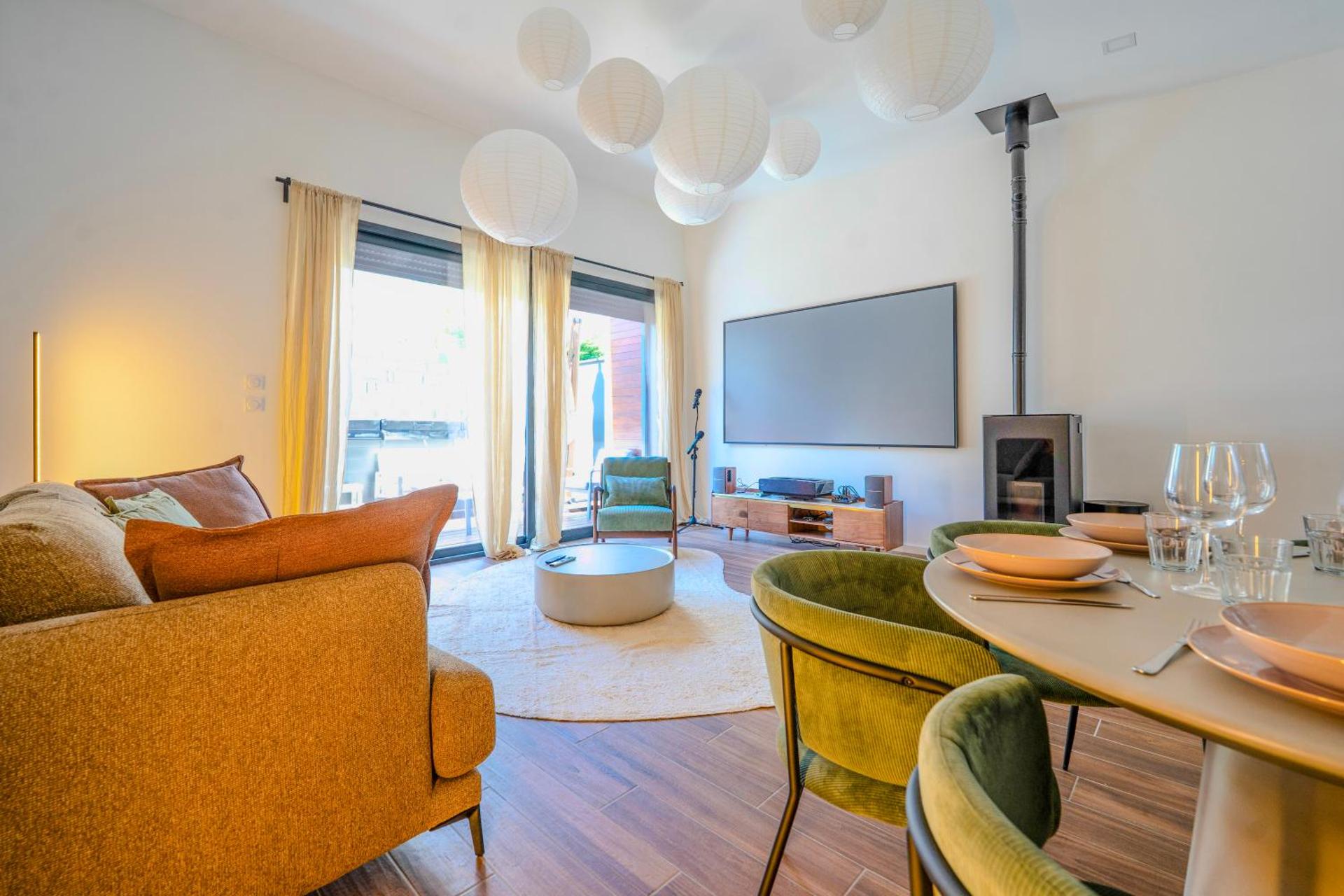 Communal lounge/ TV room