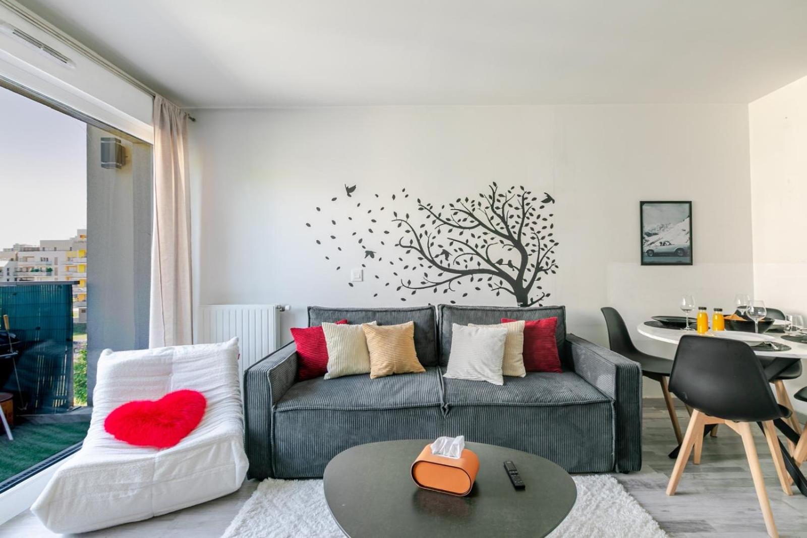 Communal lounge/ TV room