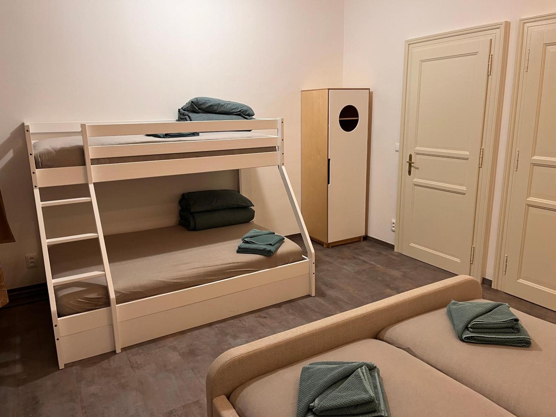 Pearl Bee Deluxe Suites