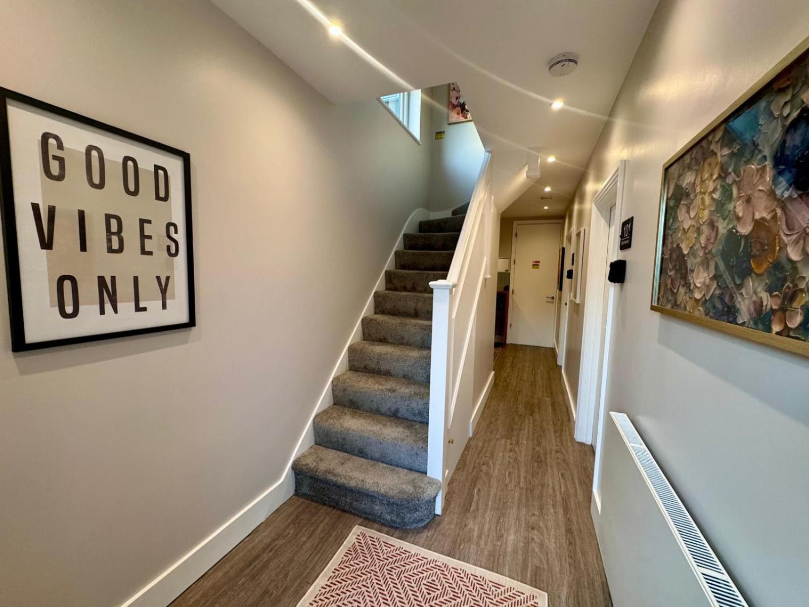 40th Avenue Guest House