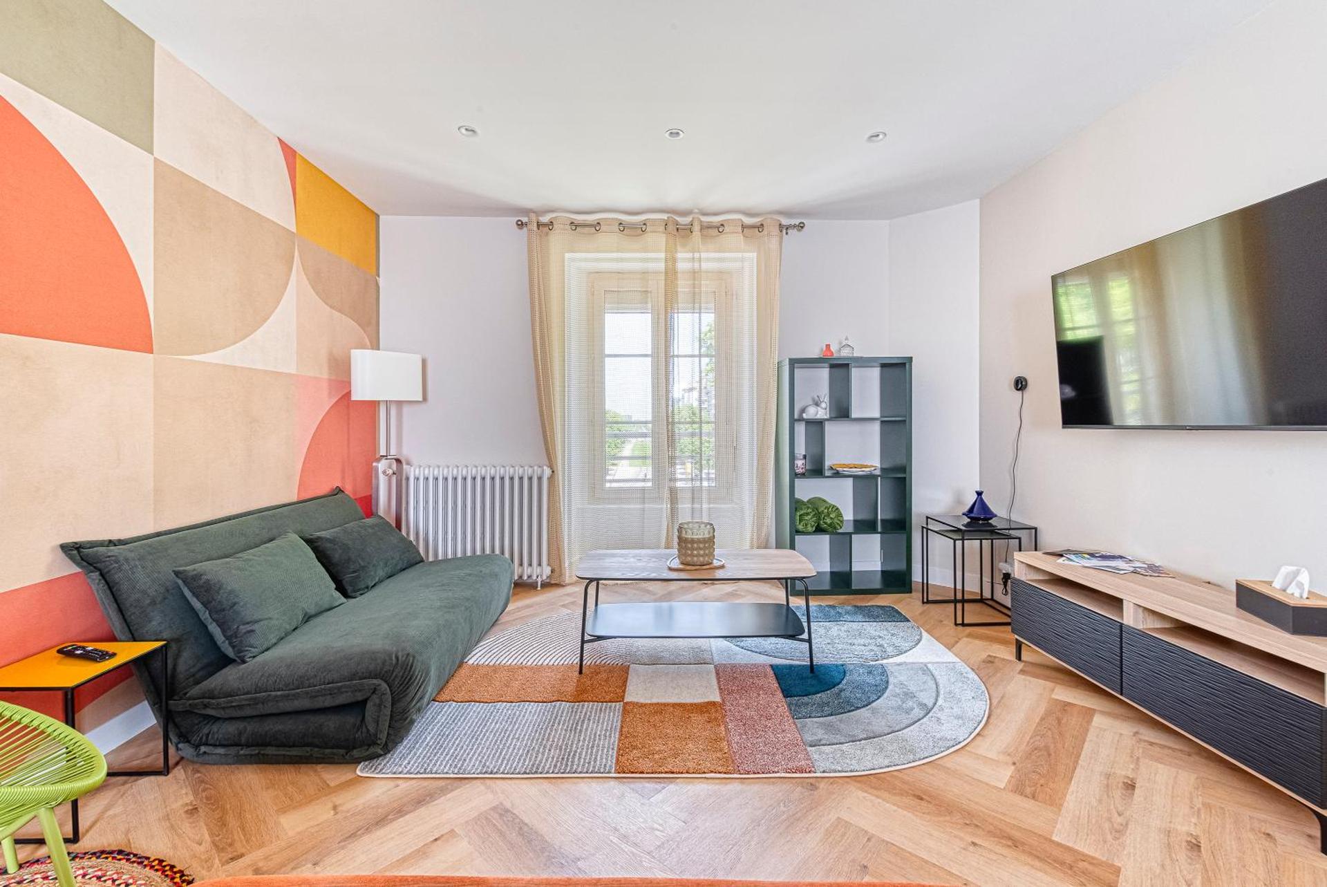 Communal lounge/ TV room