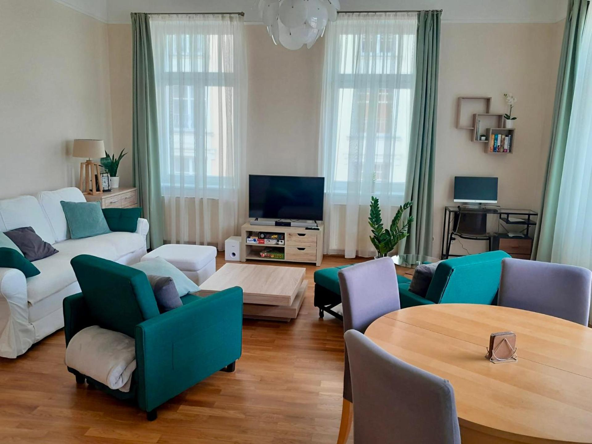 Balconies above colonnade