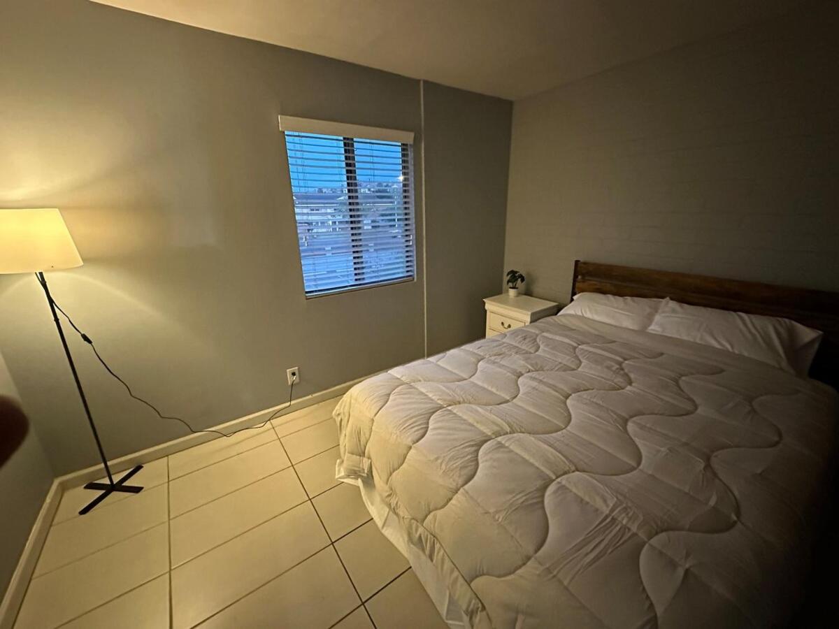 2 Bed 1 Bath Quiet Apartment Central Location in Phoenix