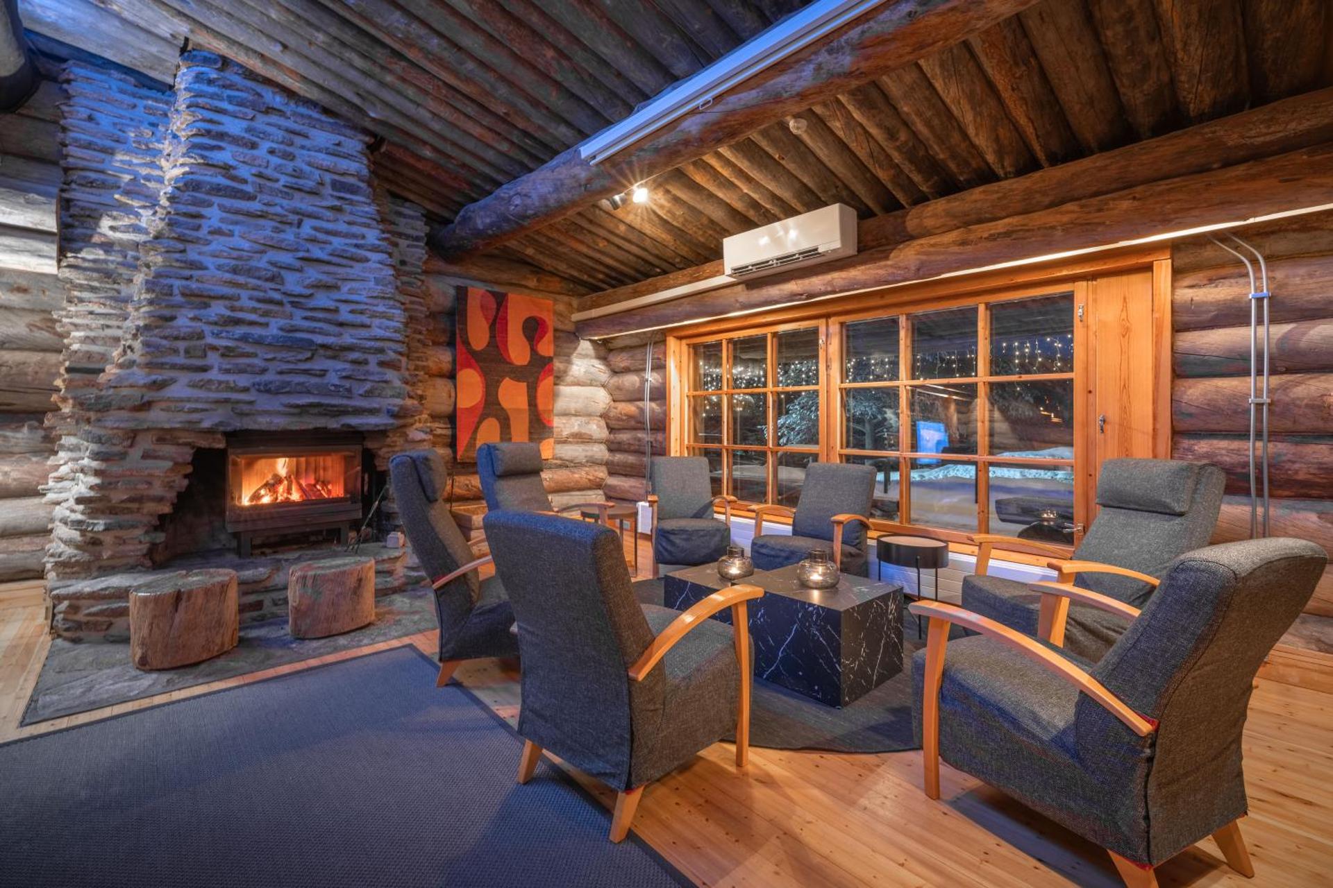 Communal lounge/ TV room