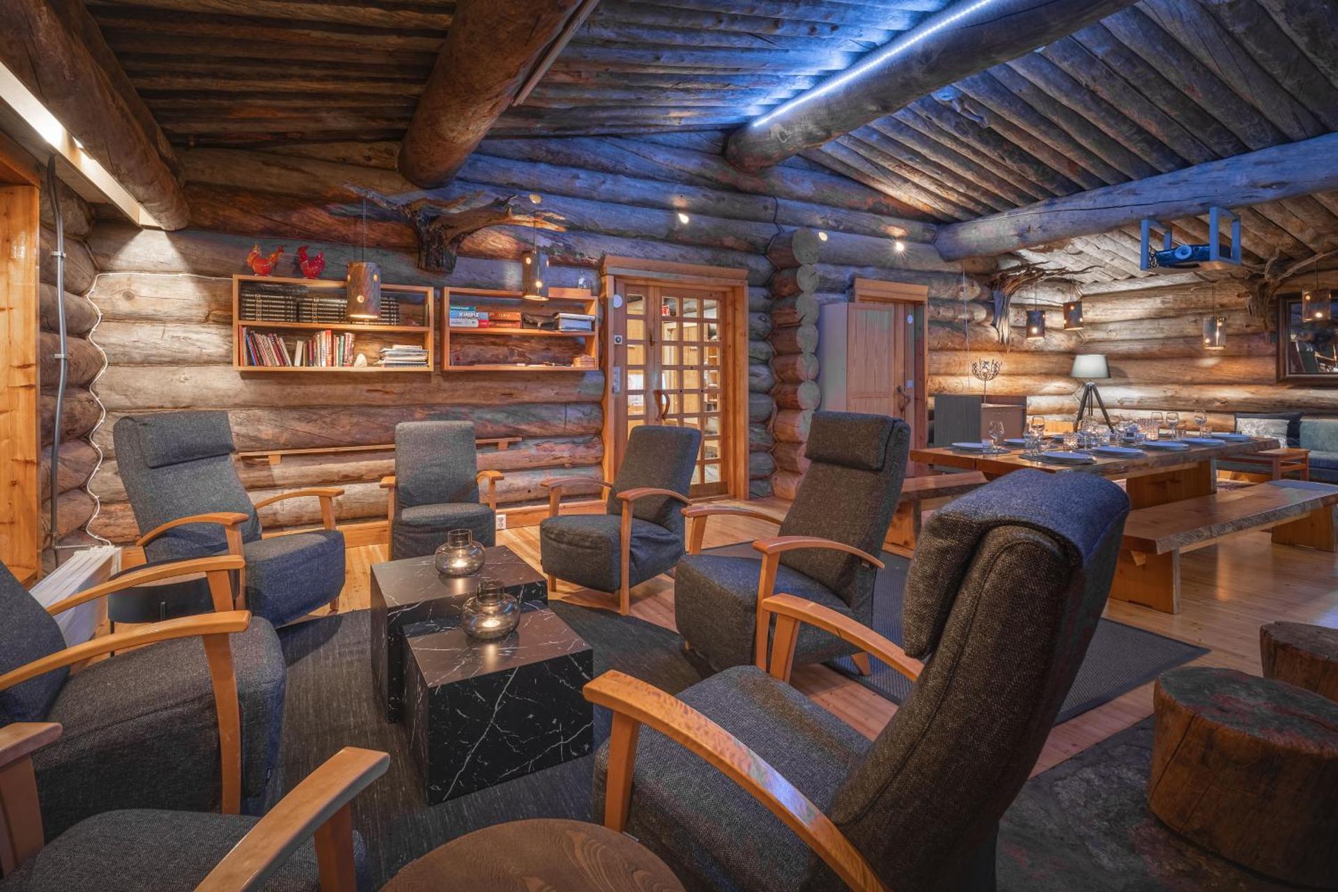 Communal lounge/ TV room