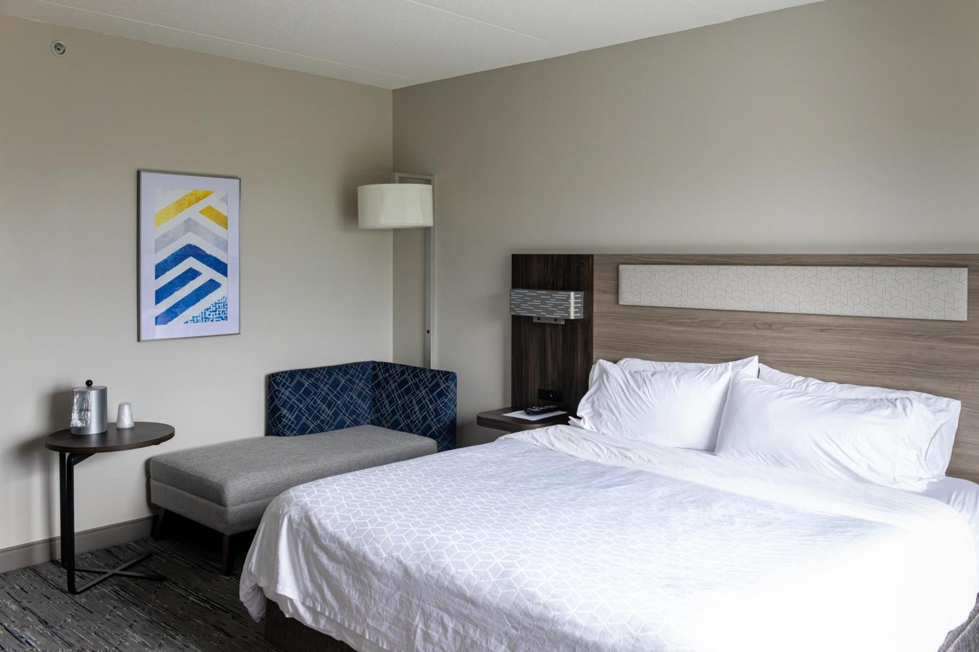 Holiday Inn Express Hotel & Suites Brockville by IHG