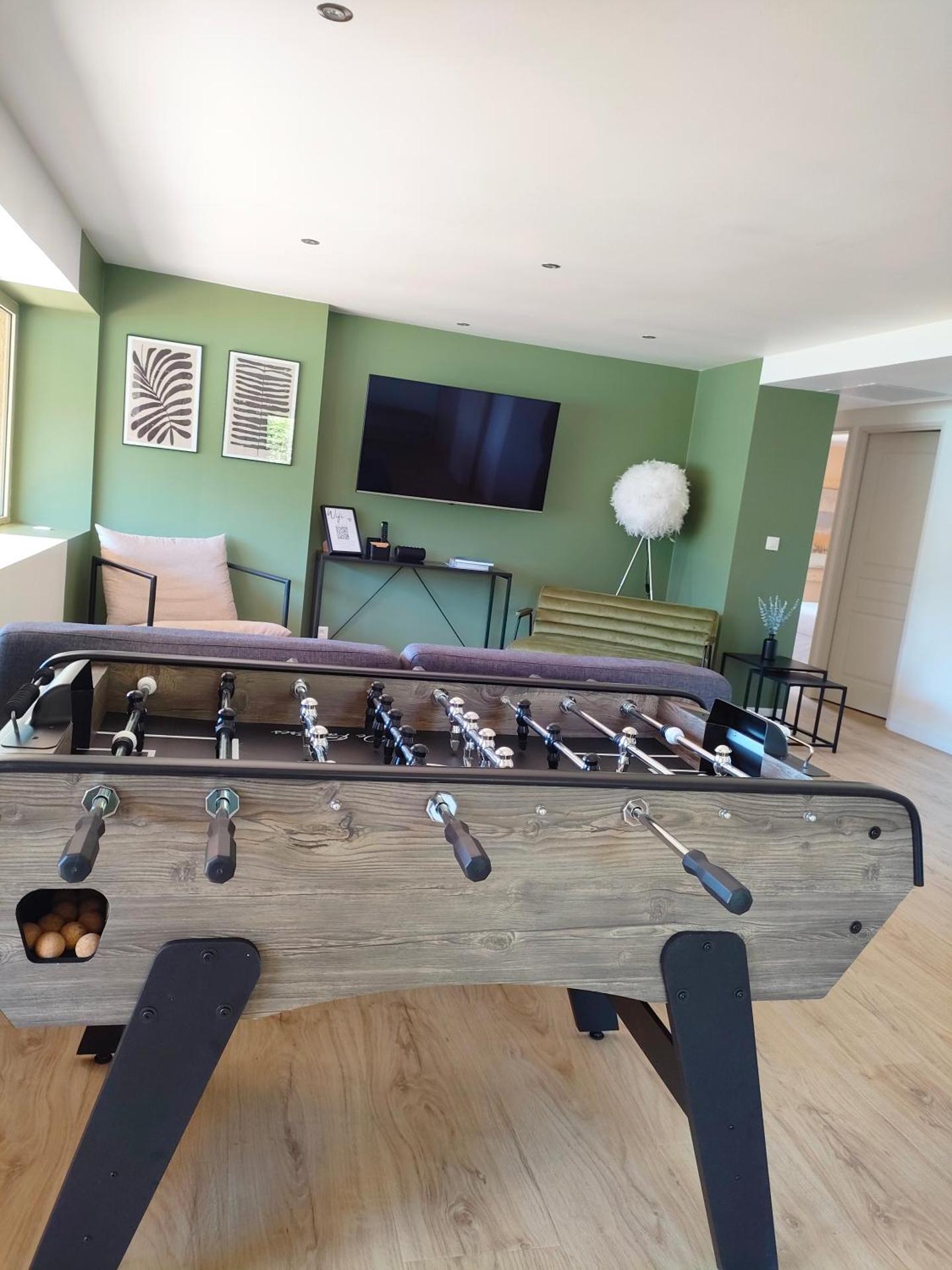 Communal lounge/ TV room