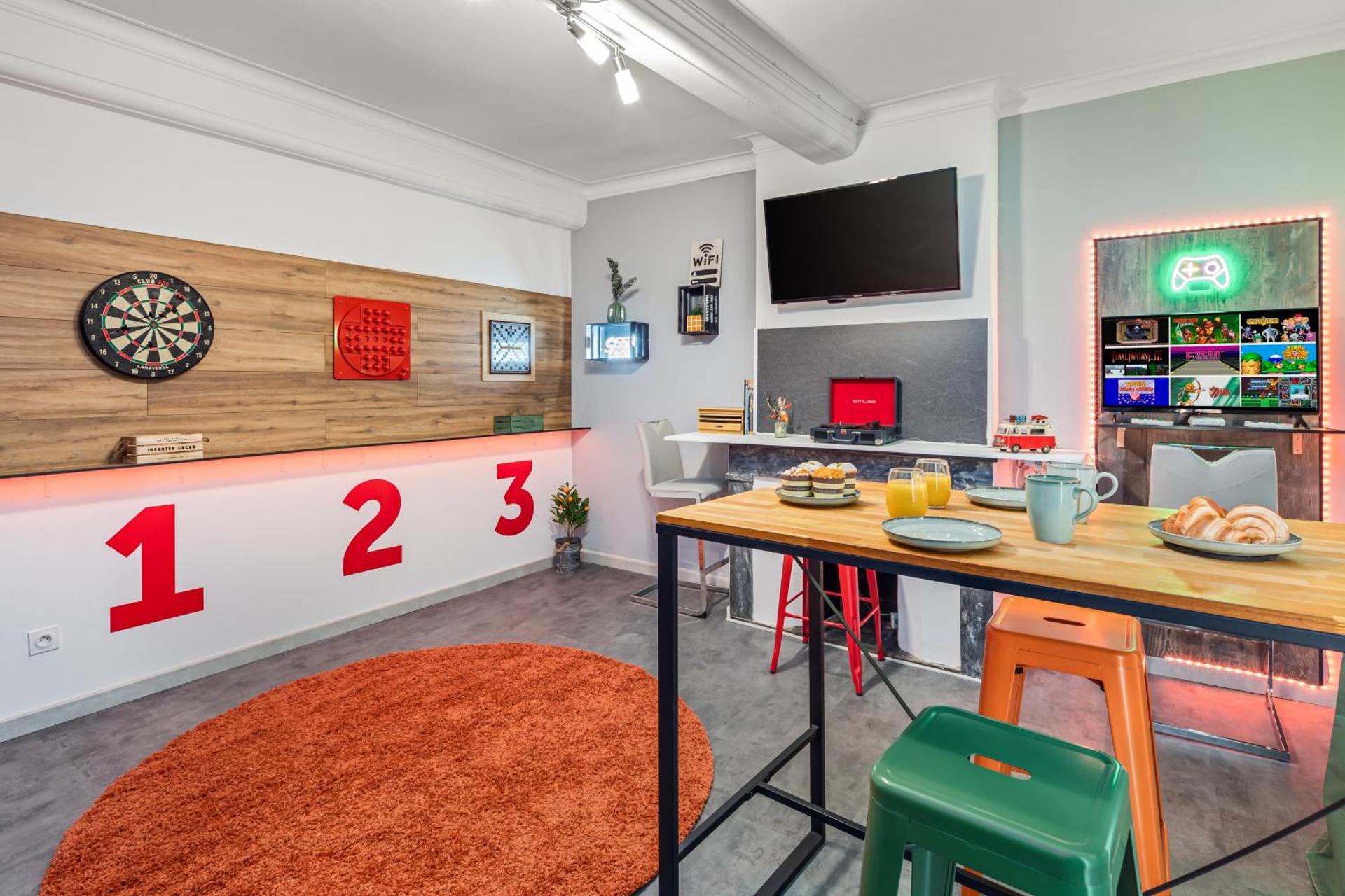 Retro Game Room avec jacuzzi