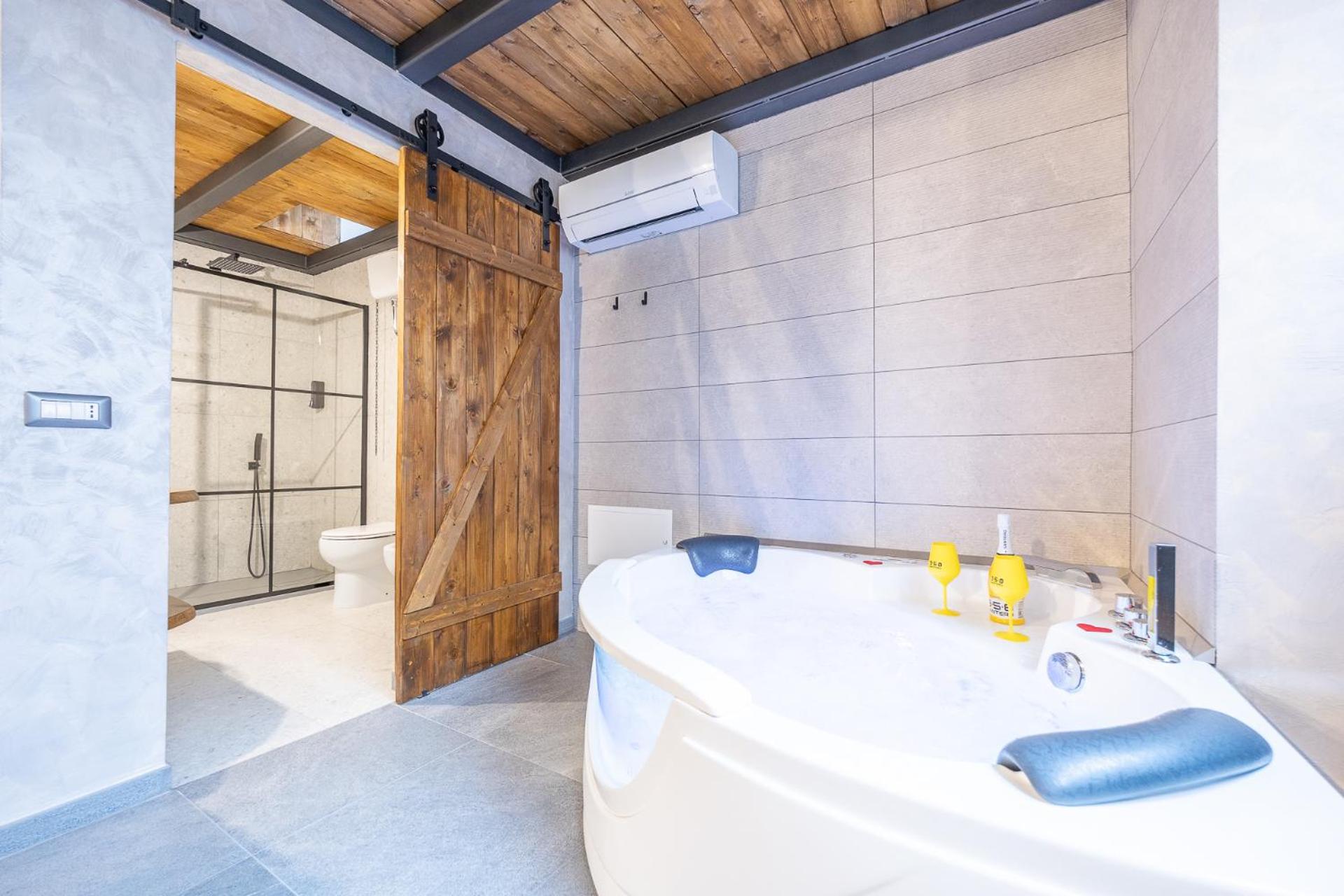 M r Loft apartment esclusivo con vasca idromassaggio