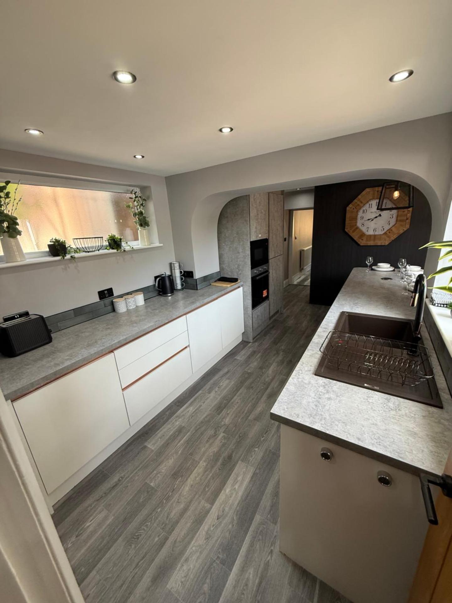 Modern 2 Bedroom Private Detached Cottage