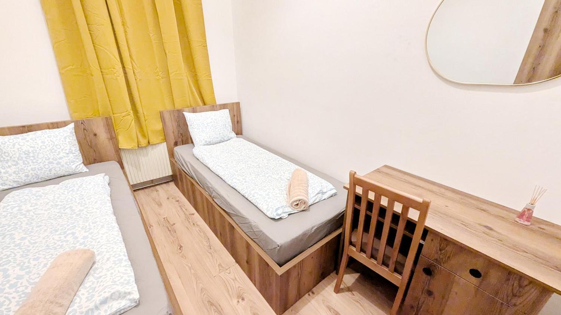 Spacious Rooms - 15 Min from Airport & City Center, 5 Min from Vienna Main-Bus Station EZ 12