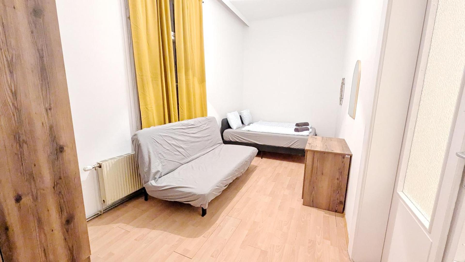 Spacious Rooms - 15 Min from Airport & City Center, 5 Min from Vienna Main-Bus Station EZ 12