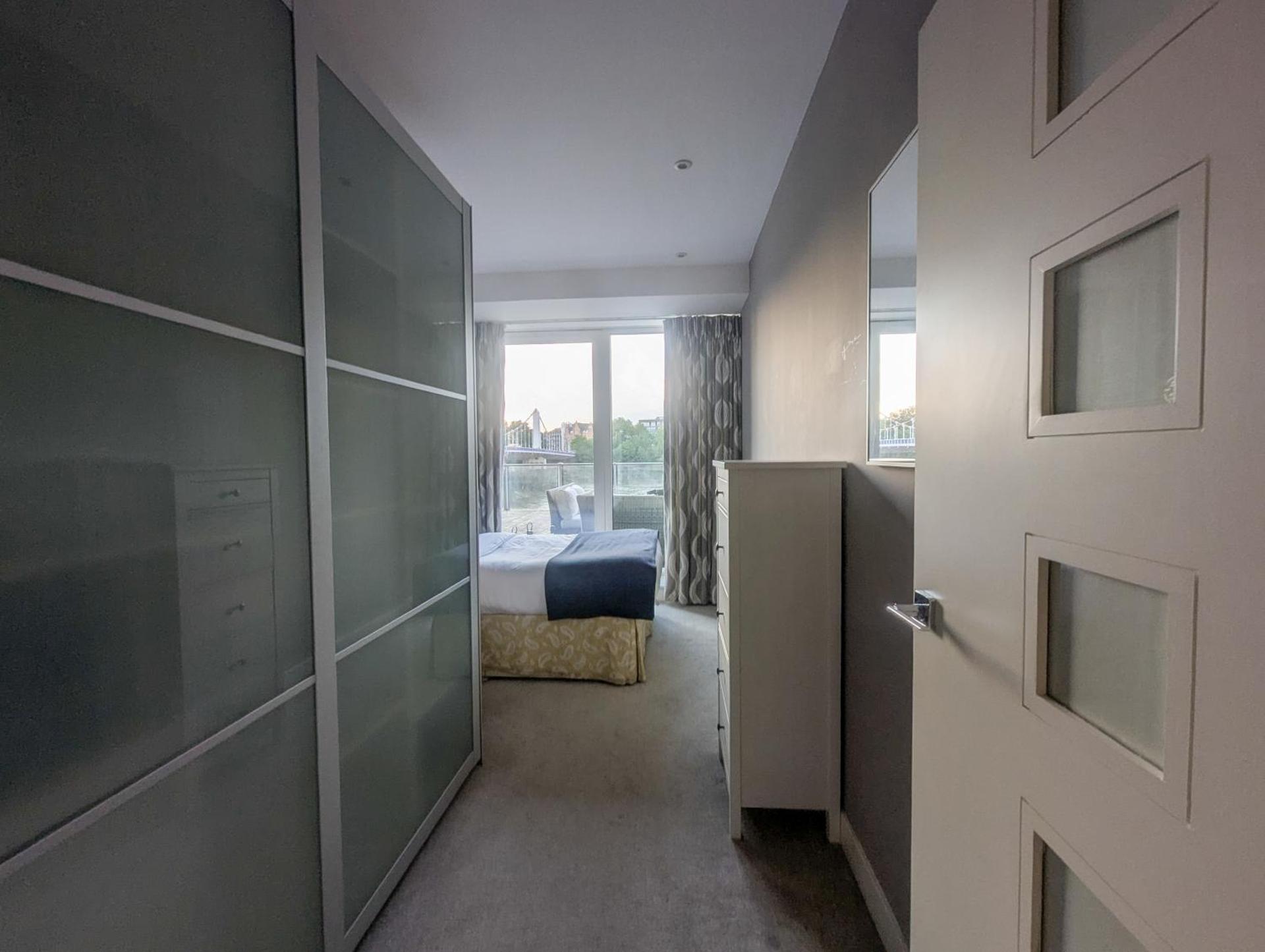 Estatesmen Chelsea Bridge Flat