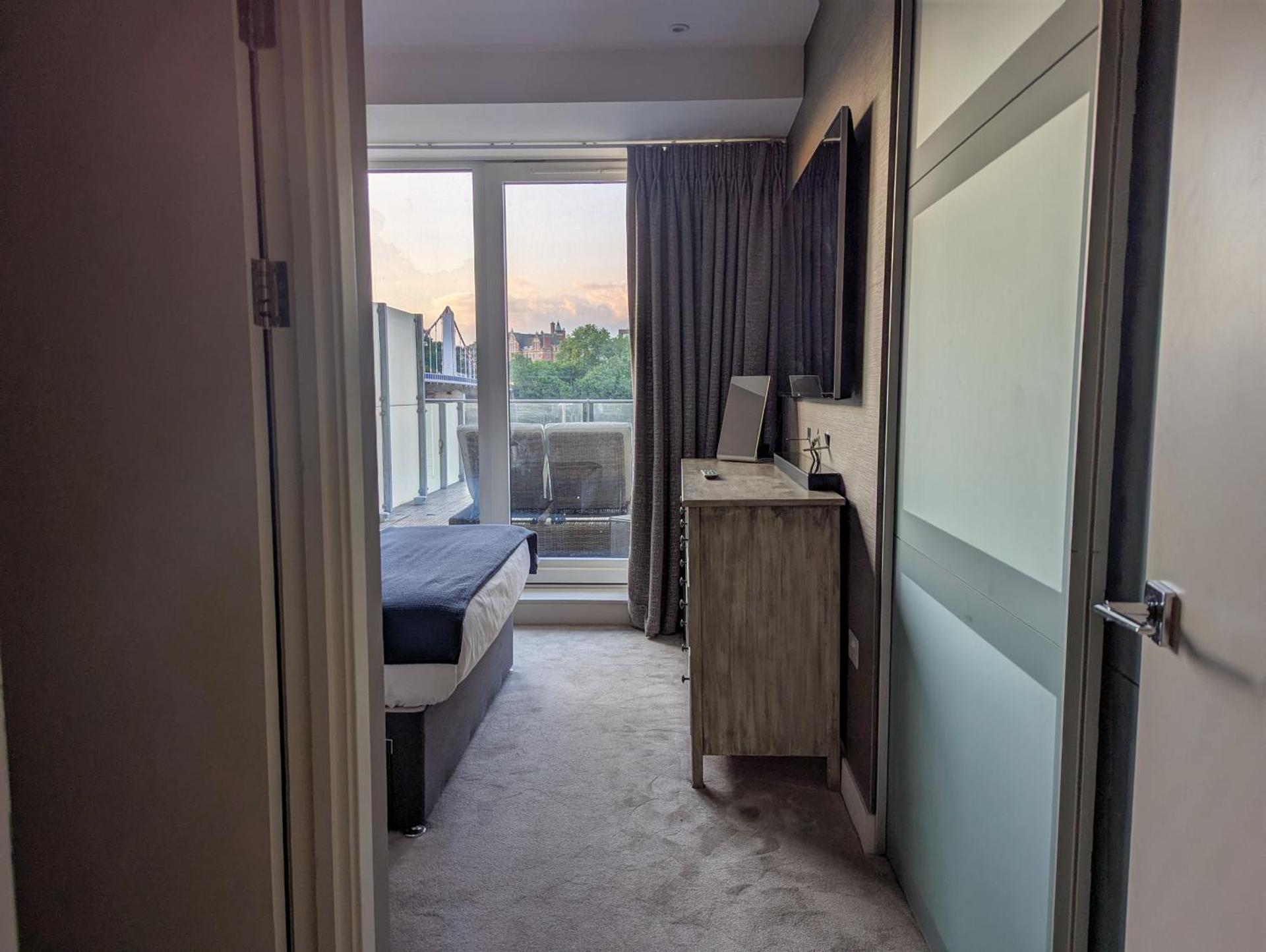 Estatesmen Chelsea Bridge Flat