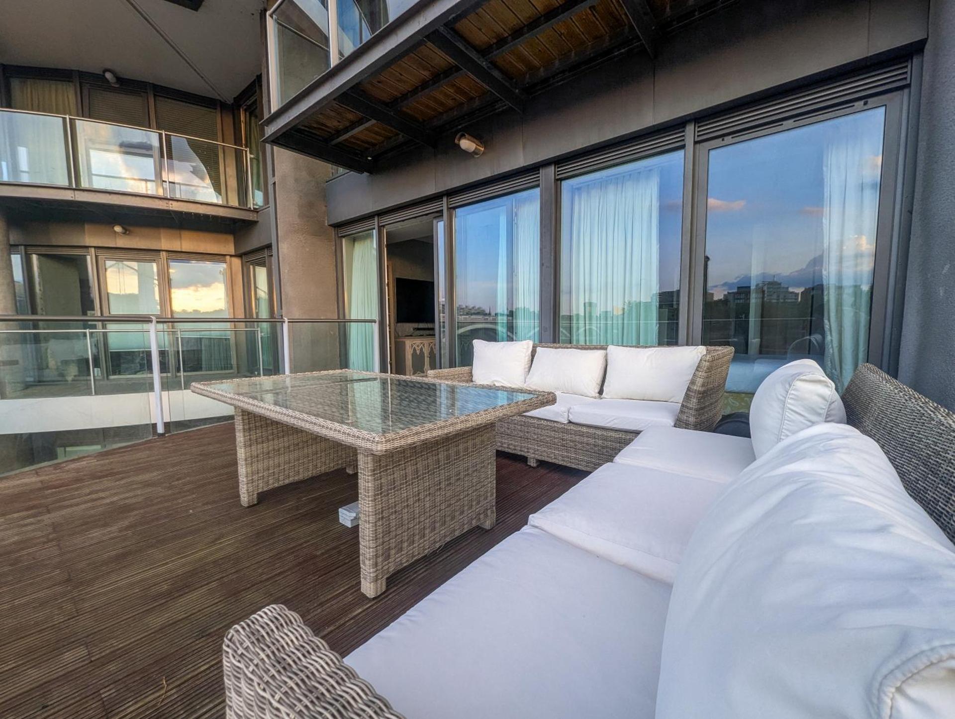 Estatesmen Chelsea Bridge Flat