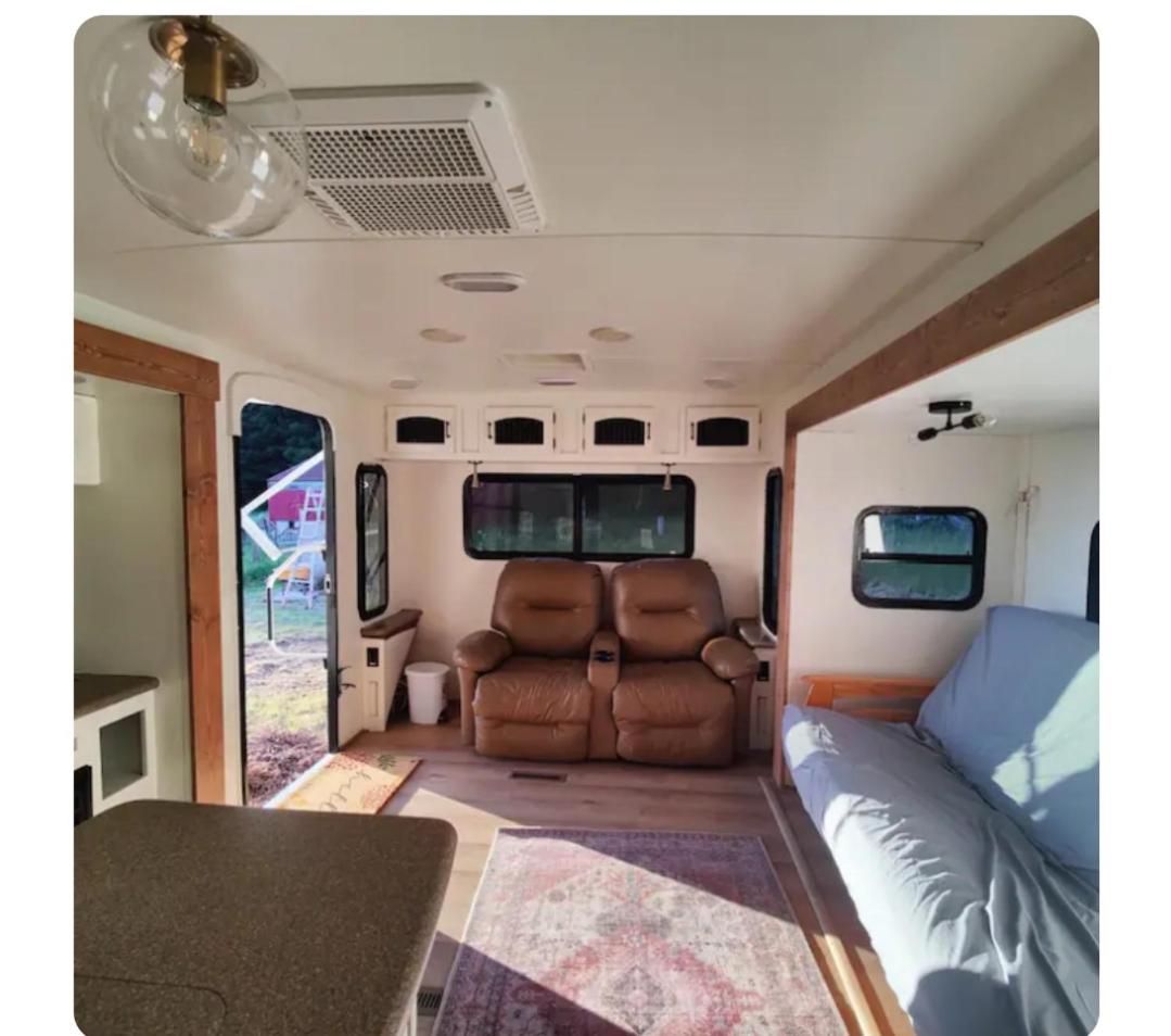 Rooms, RV,Tents in Redwood N&S Park 红木国家公园的房间