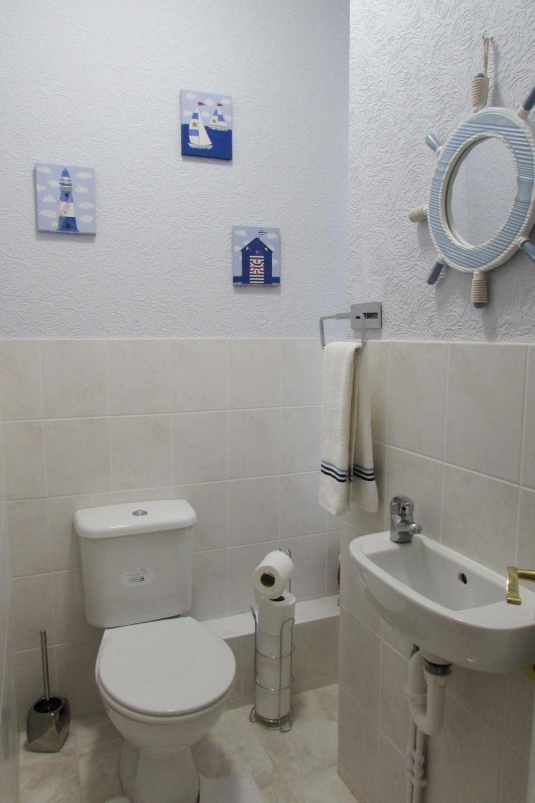 Idyllic Bexhill centre flat above pub