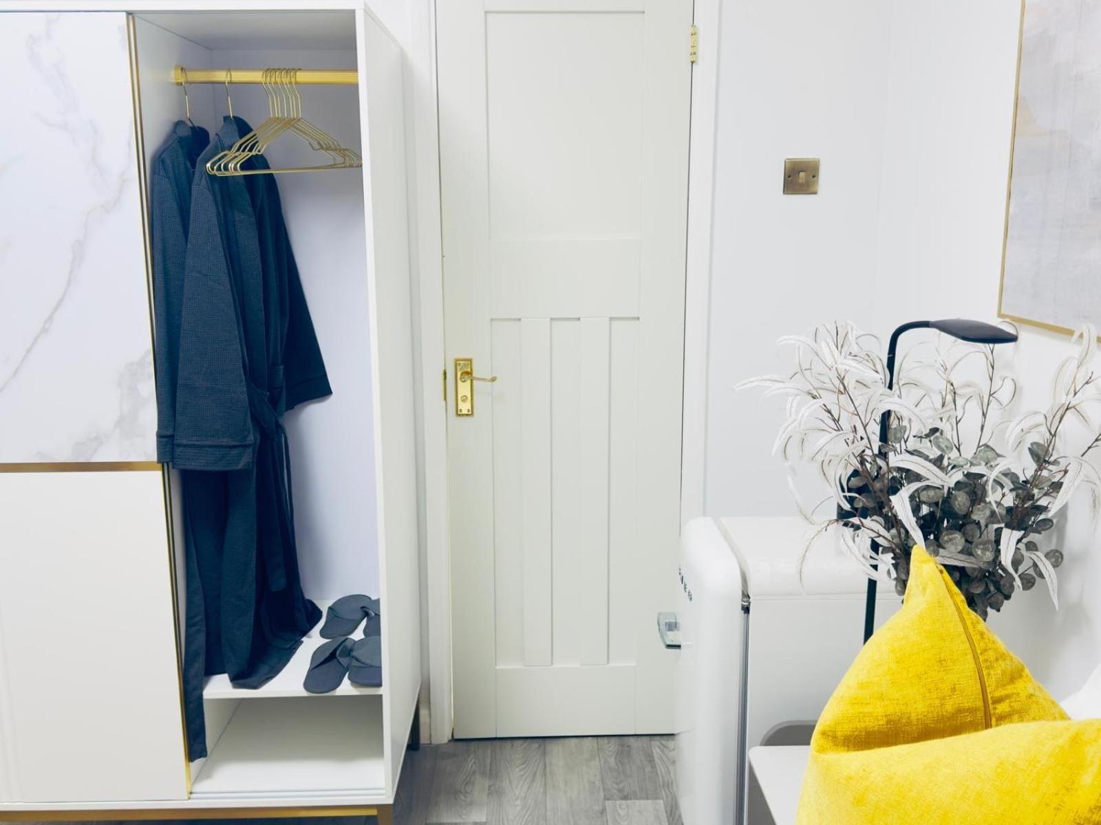 Ensuite Luxury Bedroom In Purfleet