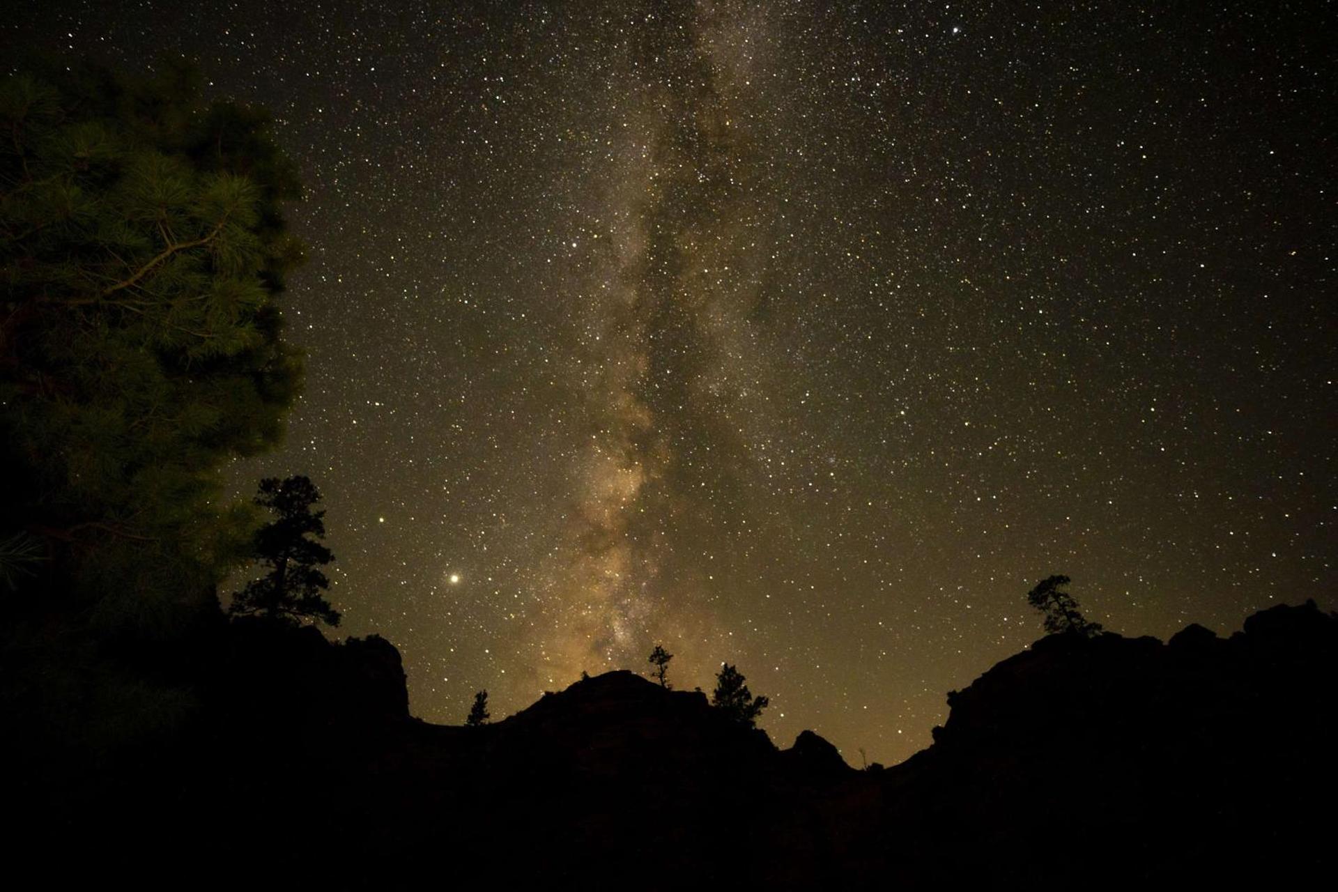 Yurt Overlook #8 with AC and Private Bath King Suite