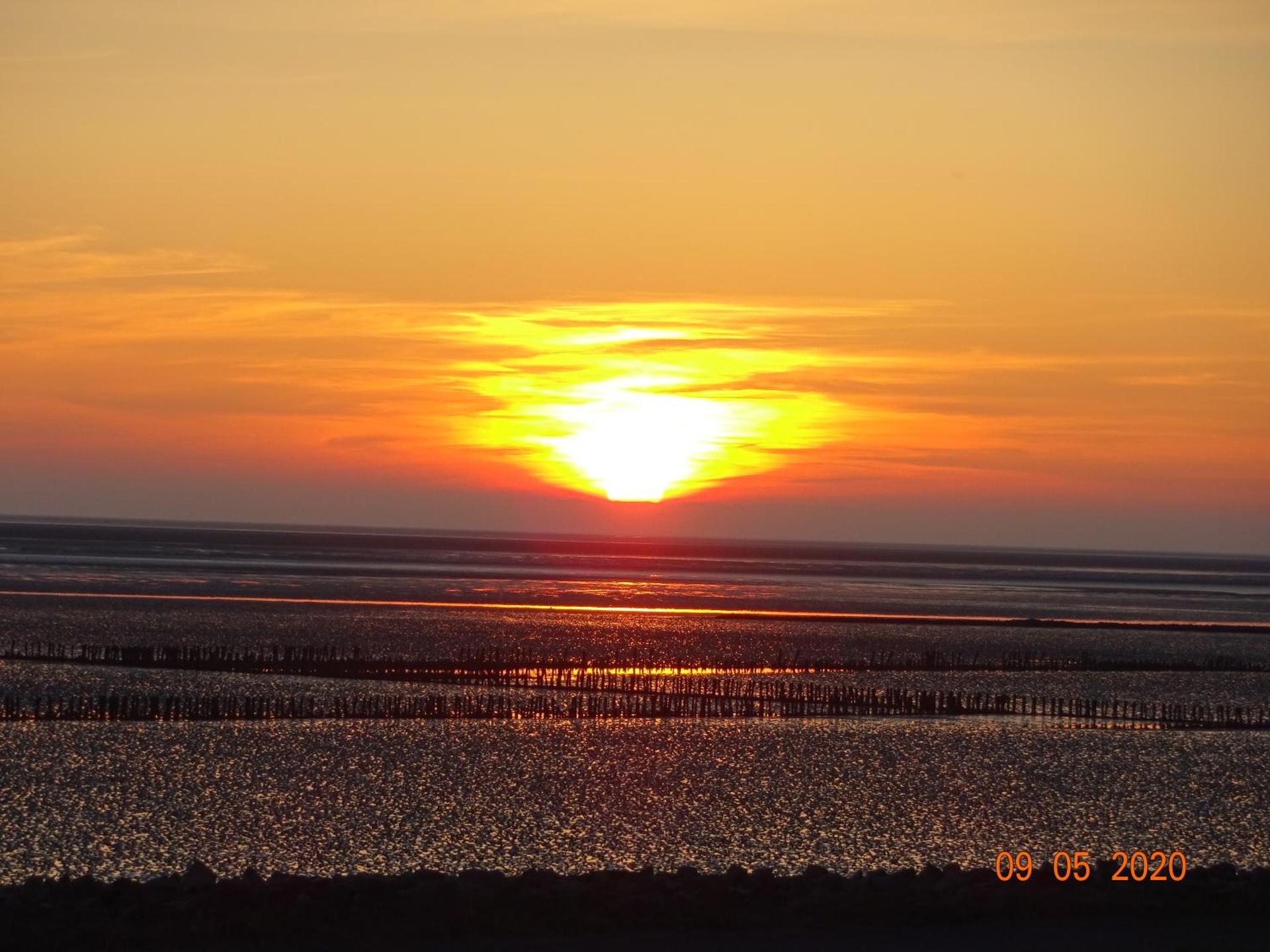 Fewo Schröder - Pier 5 - Strandkorb am Meer - seitlicher Meerblick - inklusiv Bettwäsche und Handtücher