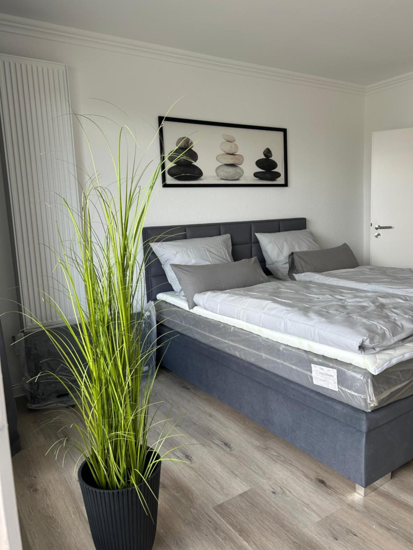 Fewo Schröder - Pier 5 - Strandkorb am Meer - seitlicher Meerblick - inklusiv Bettwäsche und Handtücher