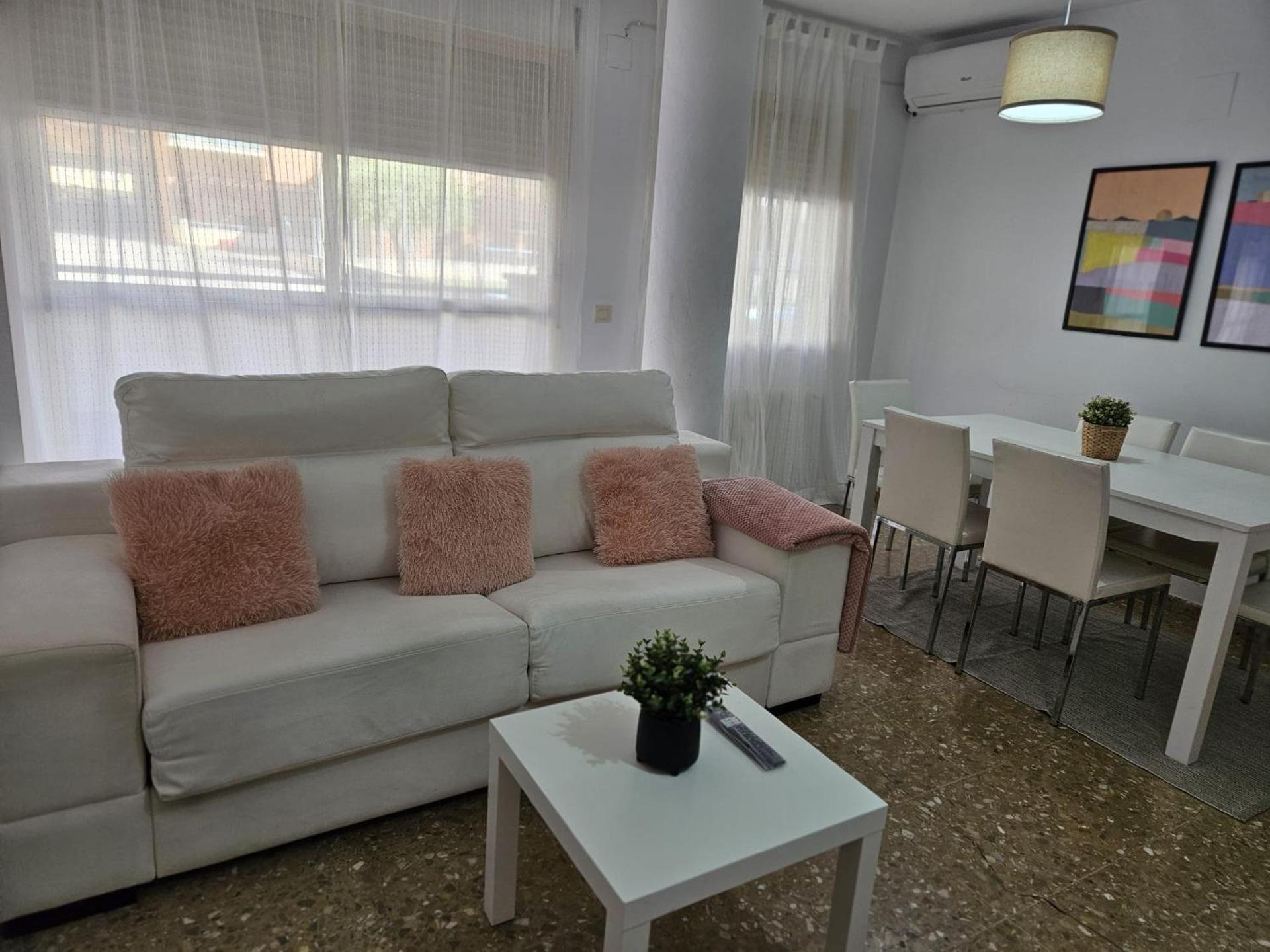 Alojamiento centrico en Hellin con garaje