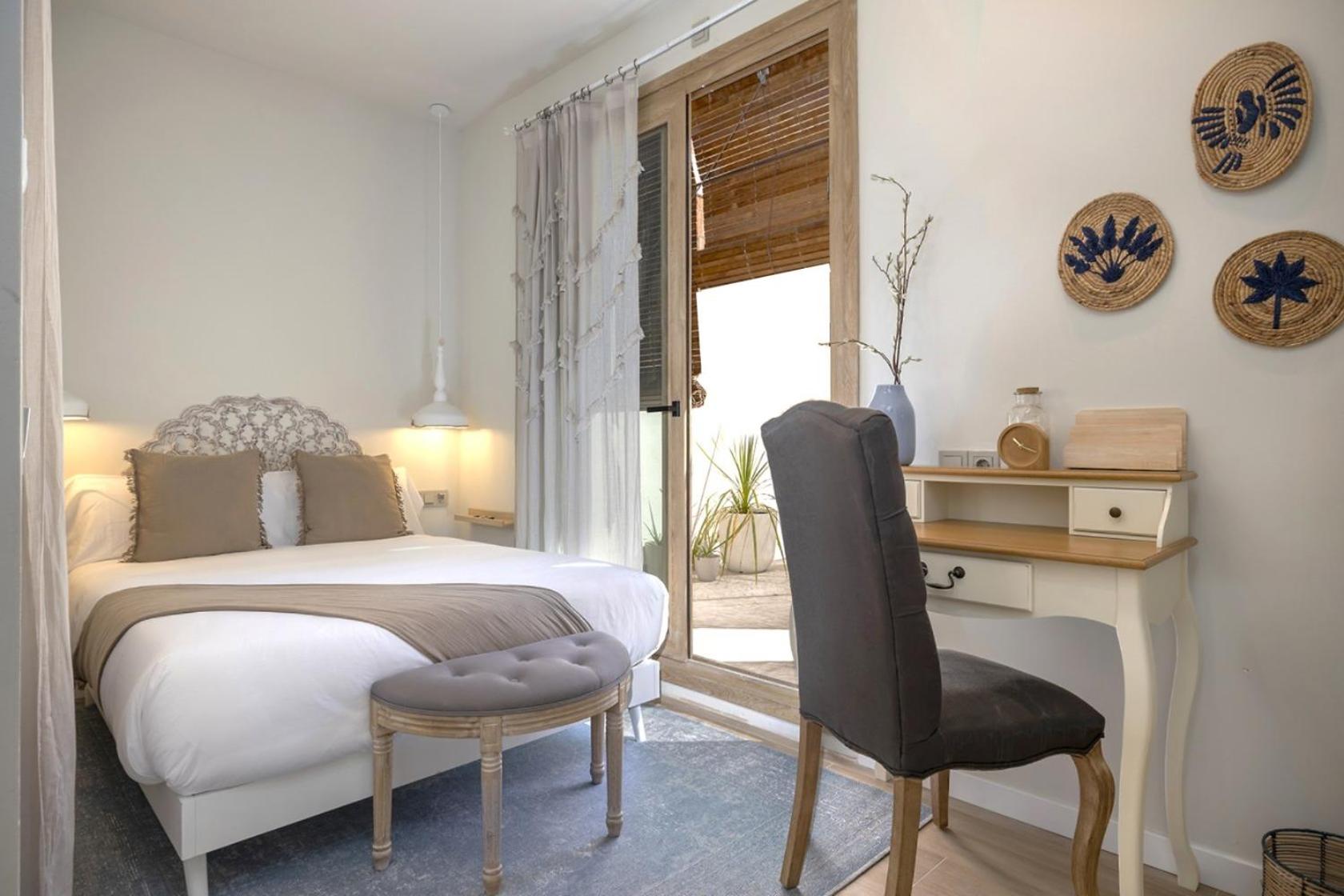 Deluxe Double Room with Balcony and Sea View