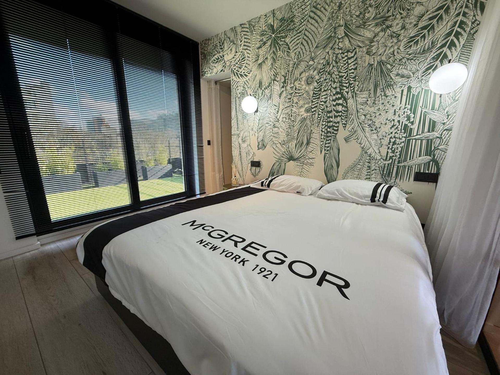 Stylish Penthouse in BXL with 2 Panoramic Terraces