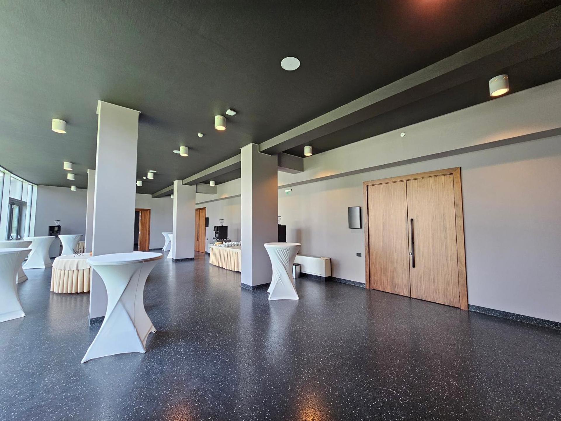 Meeting/conference room