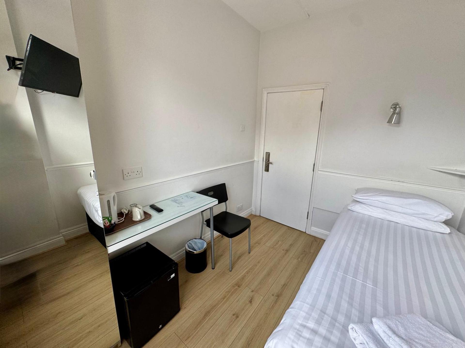 Single Room with Private External Bathroom