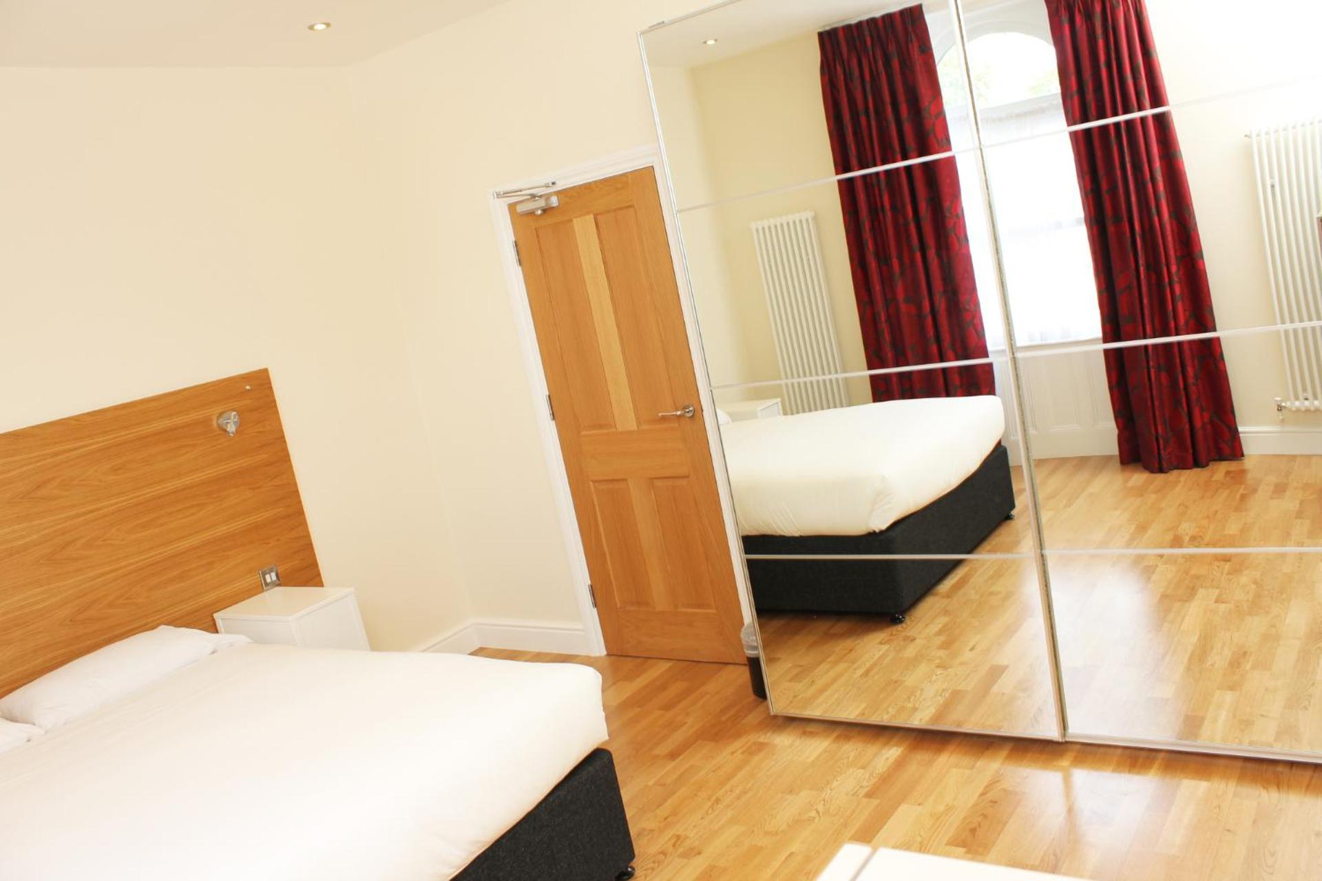 Brentwood Hotel & Apartments