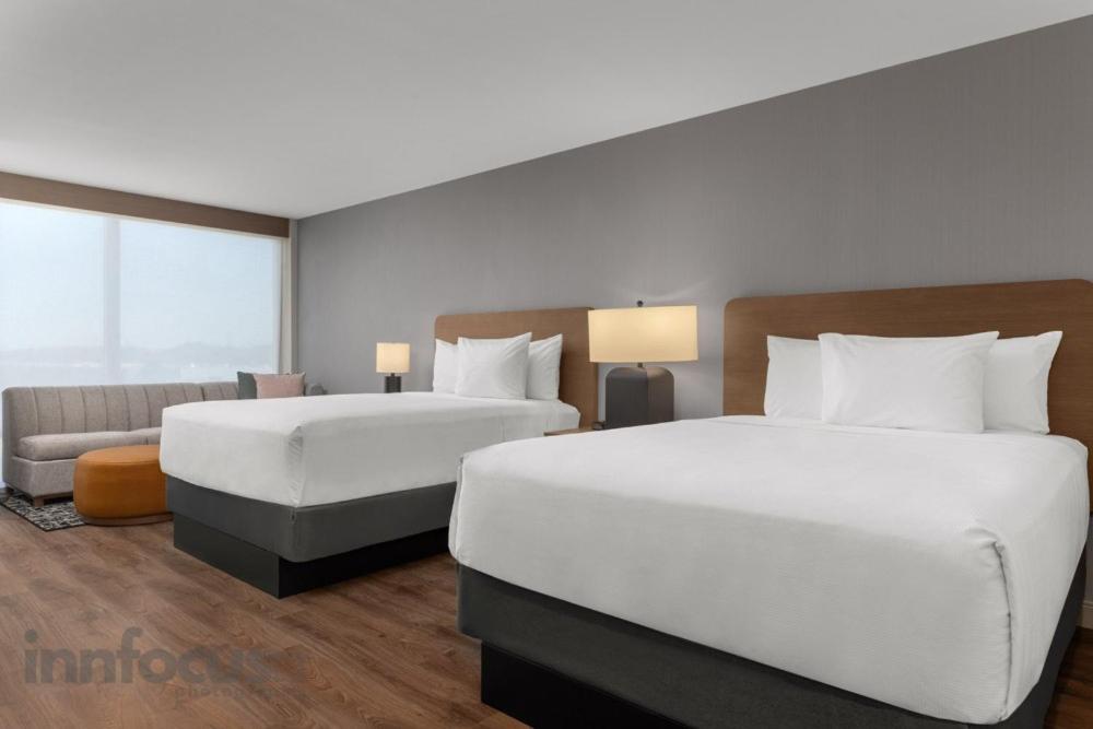 Hyatt House Mississauga / Airport Corp Center