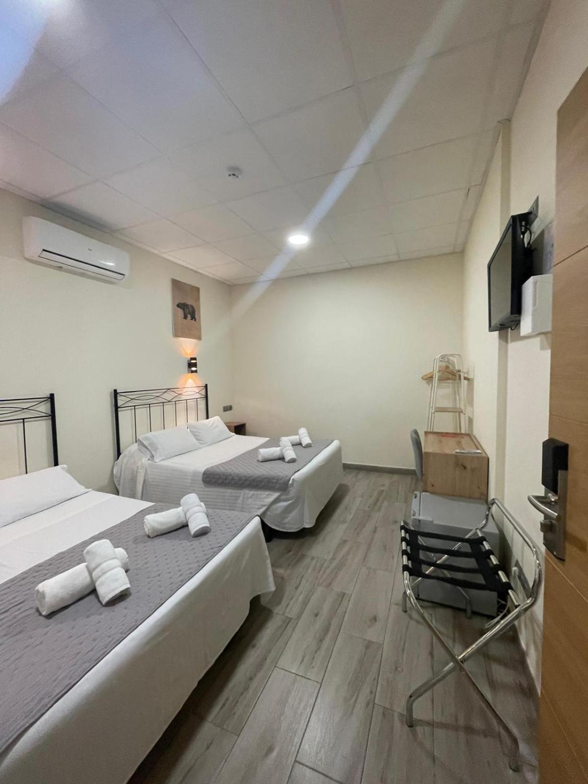 Hostal Balmes Centro