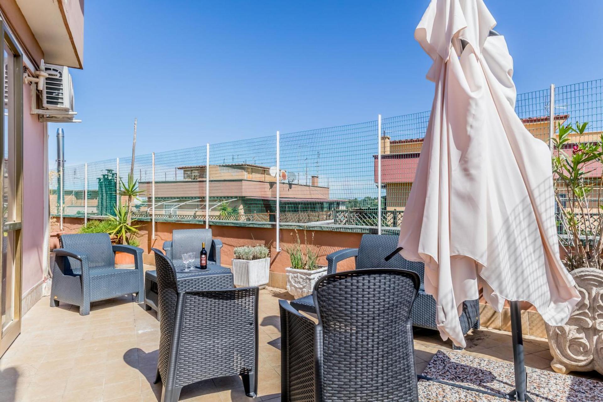 NEW OPENING Free Netflix BIG APT Pamphili House