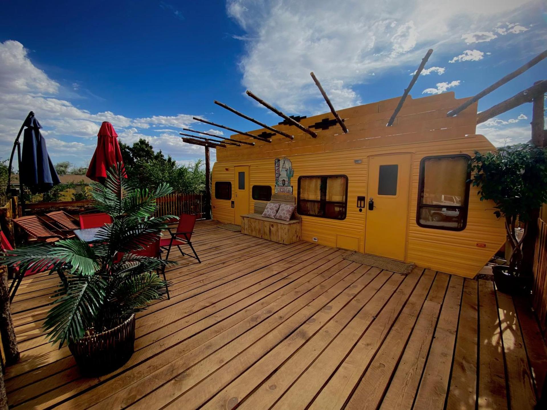 Oranch House, Studio & Wilderness