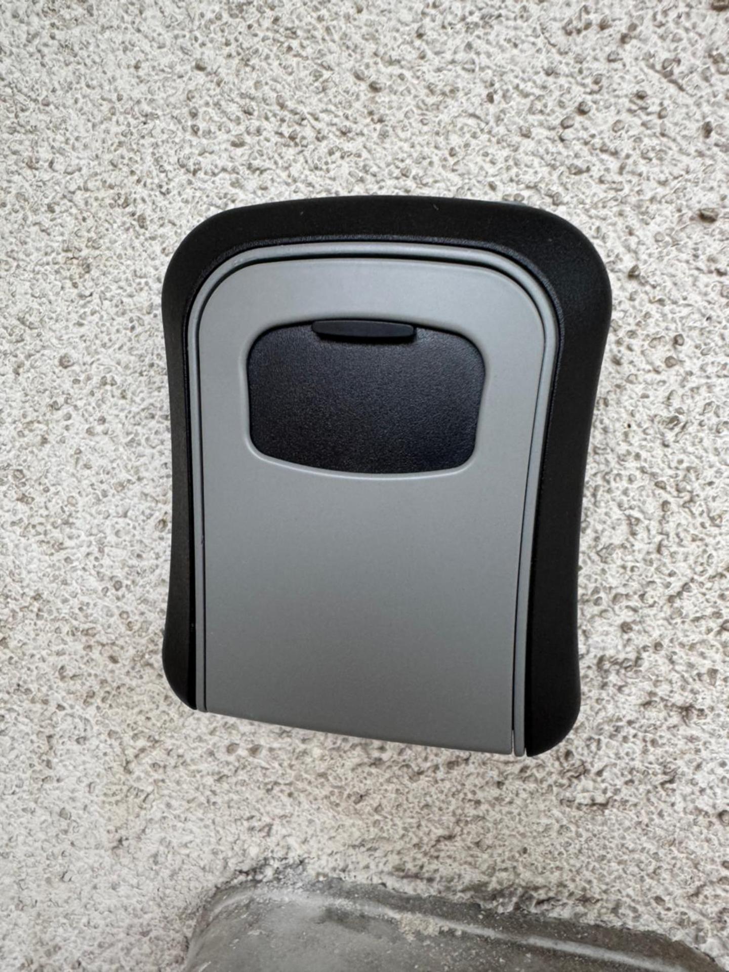 Modern 2BR Apartment Central Fast Wi-Fi Free parking