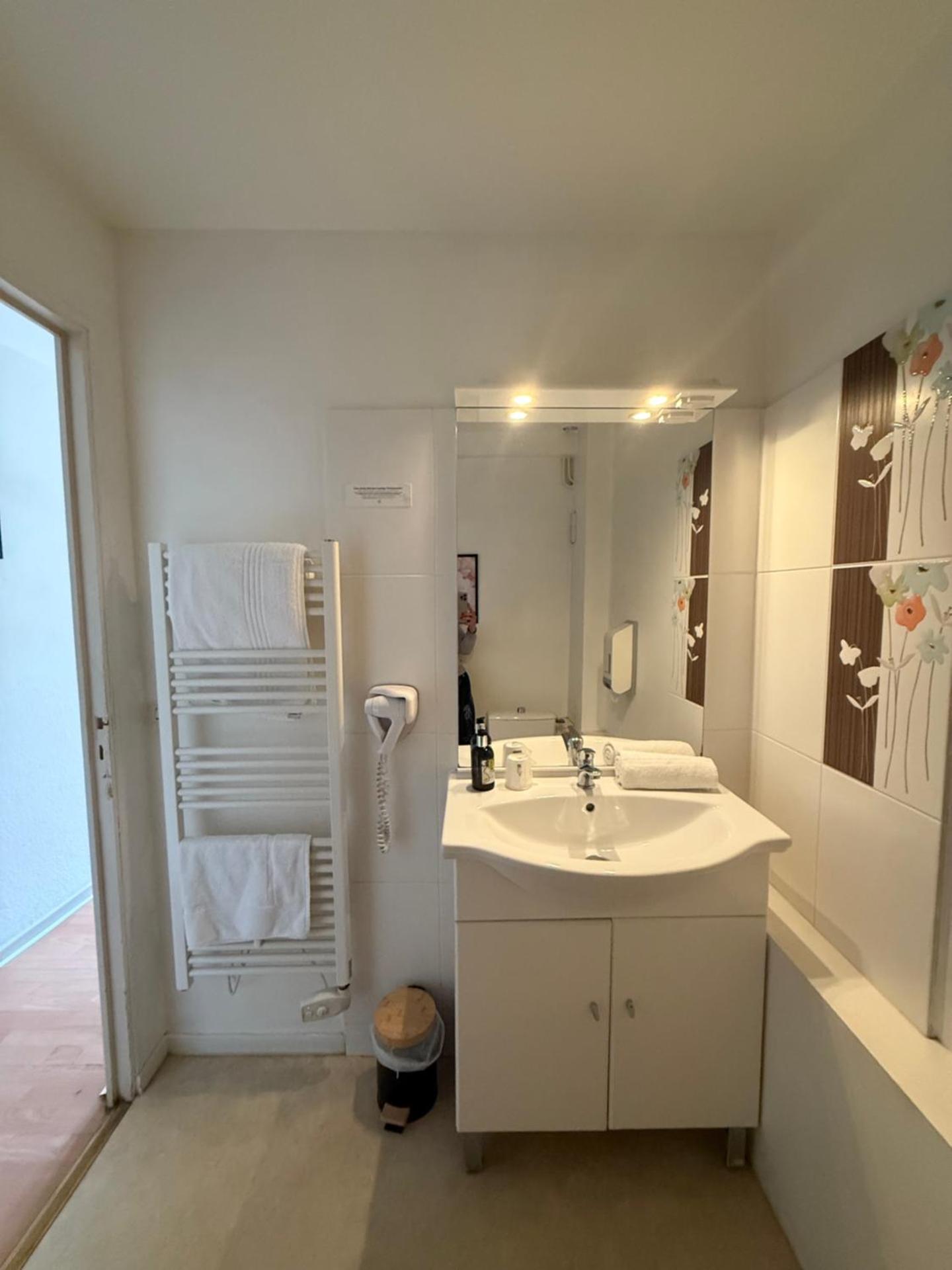 Le Victor Hugo - Hôtel et Restaurant - Logis Hôtels